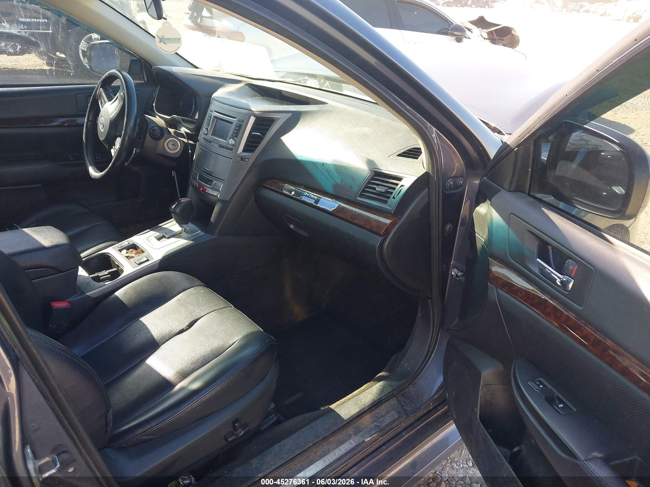 2014 Subaru Legacy 2.5i Limited Gray vin: 4S3BMCK63E3015114