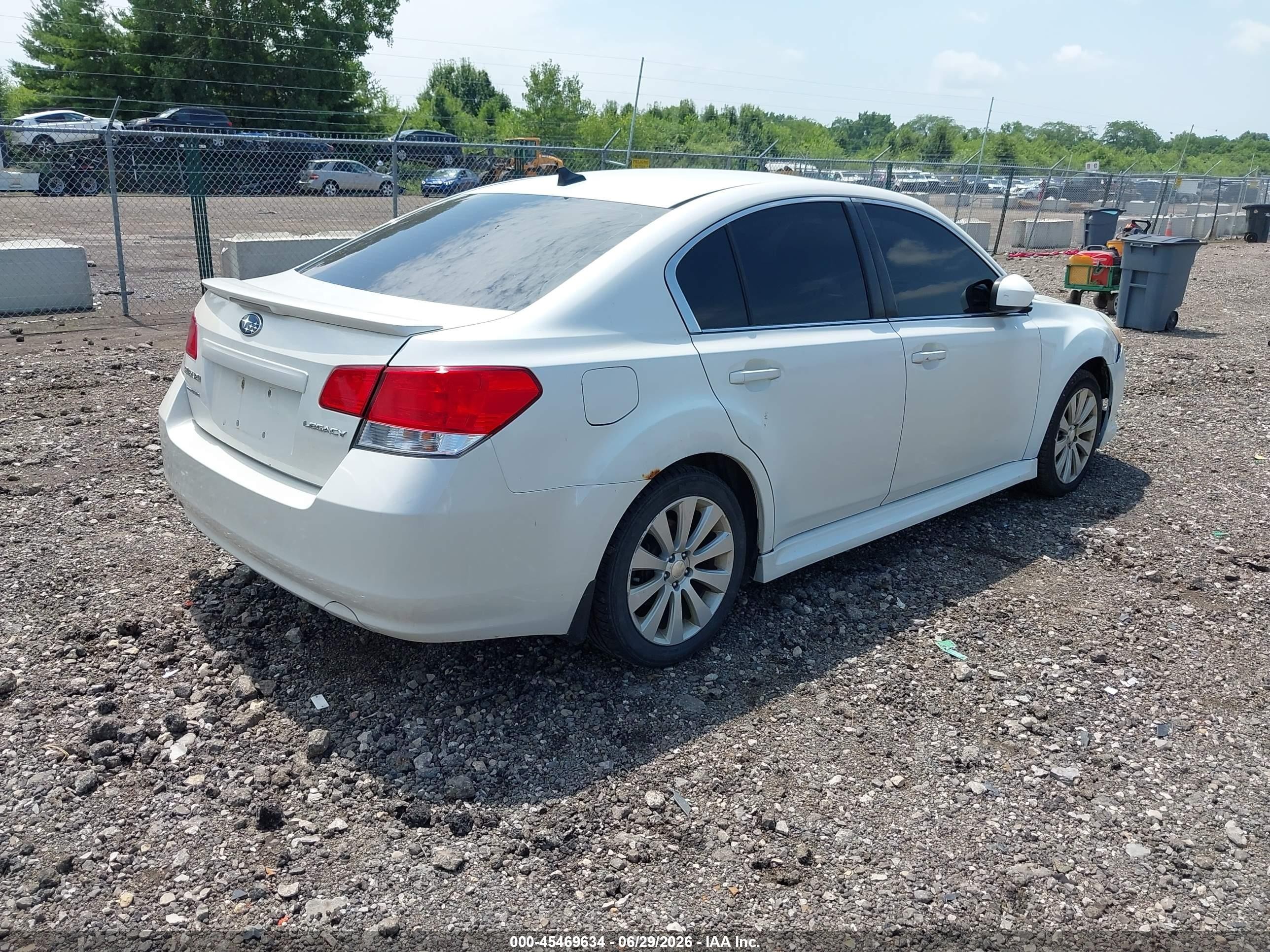 2011 Subaru Legacy 2.5i Limited White vin: 4S3BMCK68B3236848