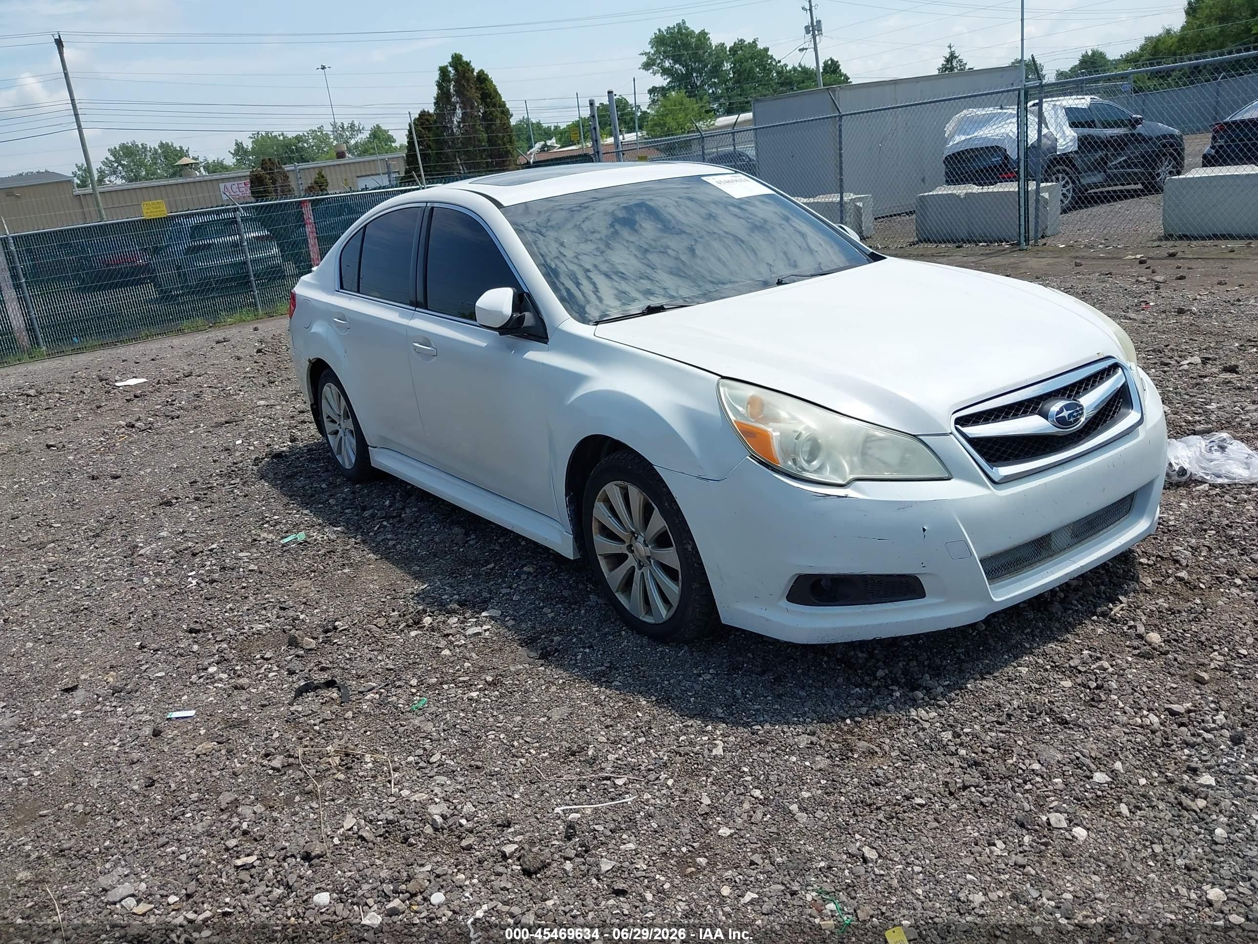 2011 Subaru Legacy 2.5i Limited White vin: 4S3BMCK68B3236848