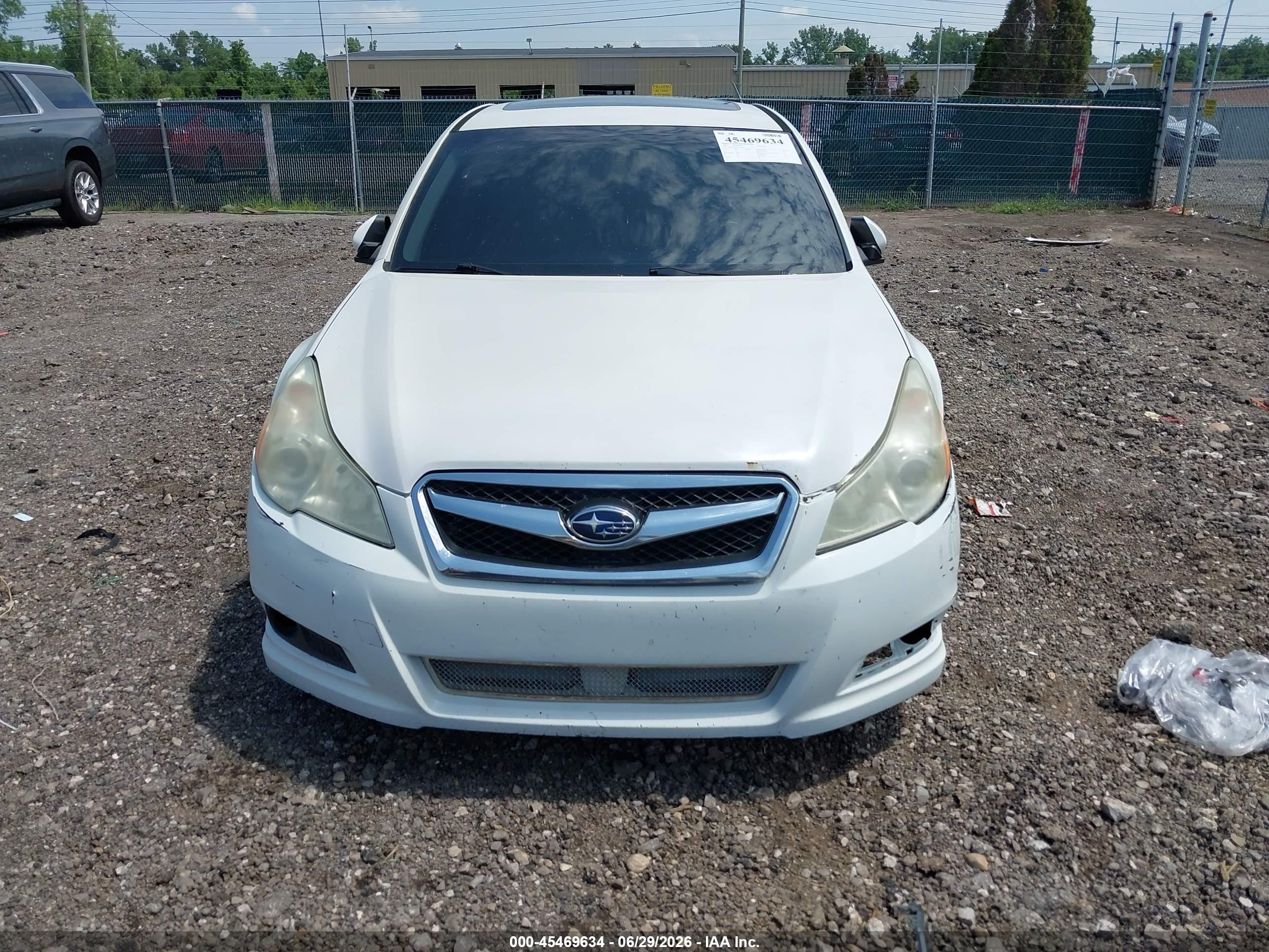 2011 Subaru Legacy 2.5i Limited White vin: 4S3BMCK68B3236848