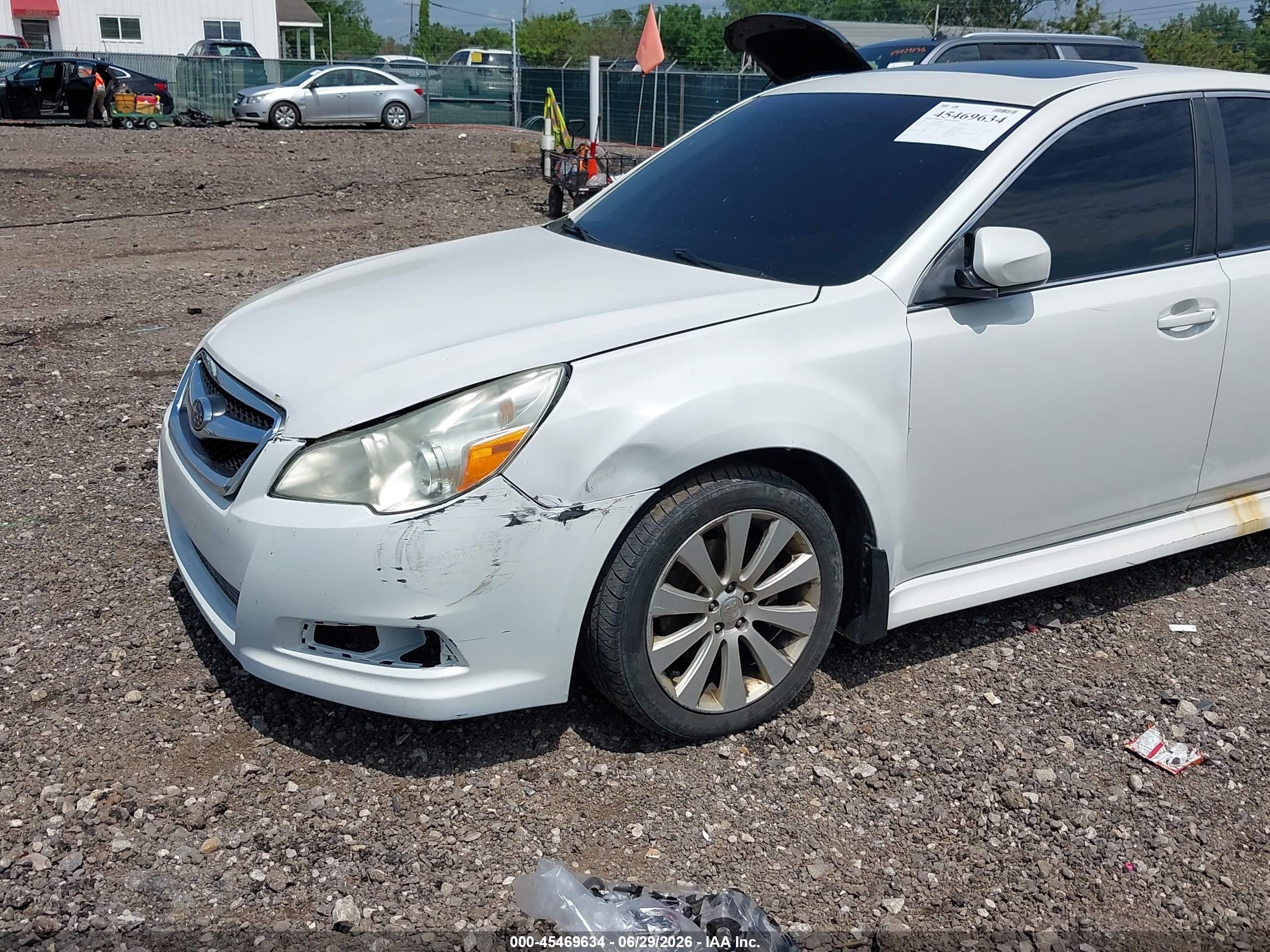 2011 Subaru Legacy 2.5i Limited White vin: 4S3BMCK68B3236848