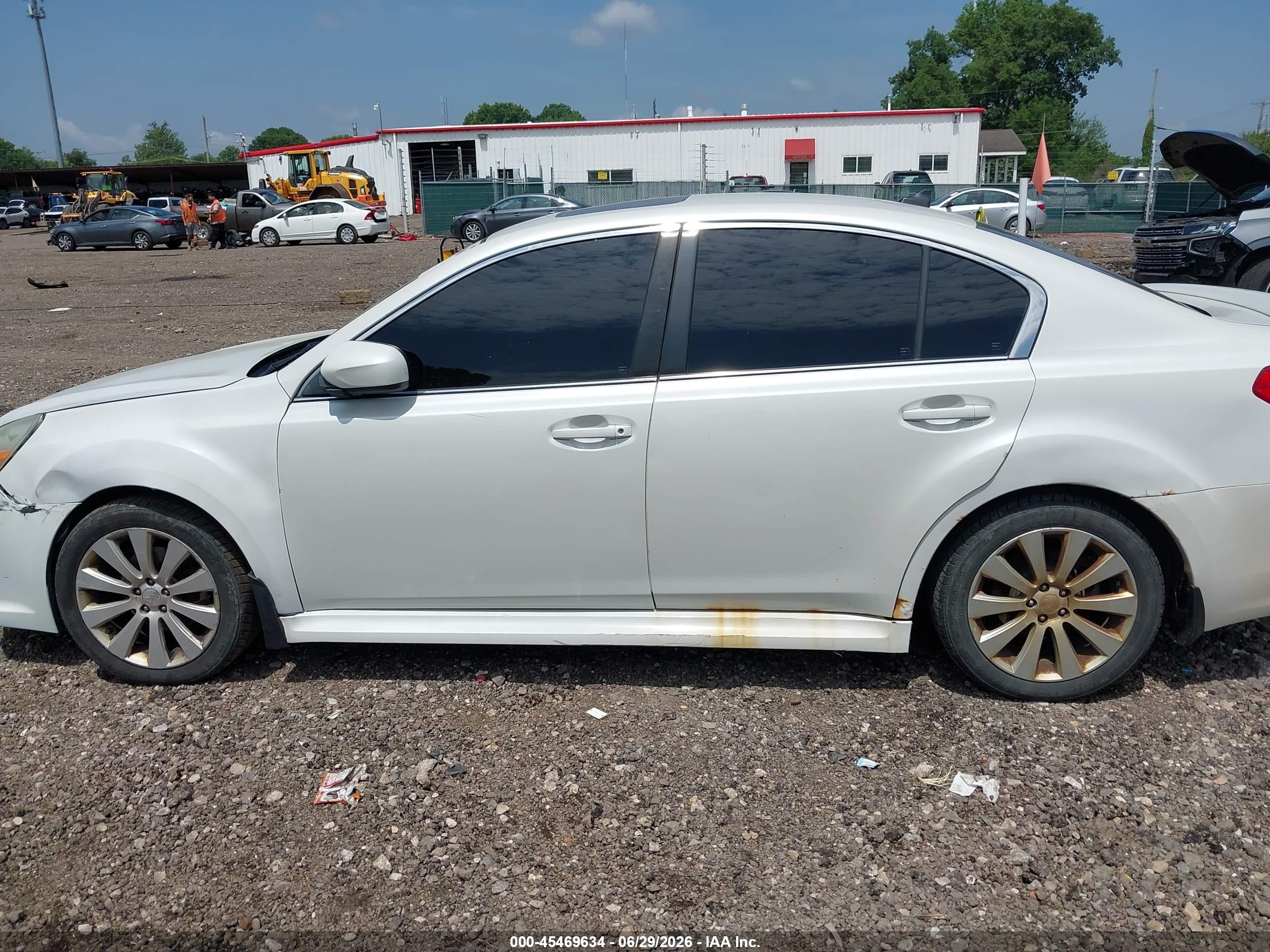 2011 Subaru Legacy 2.5i Limited White vin: 4S3BMCK68B3236848