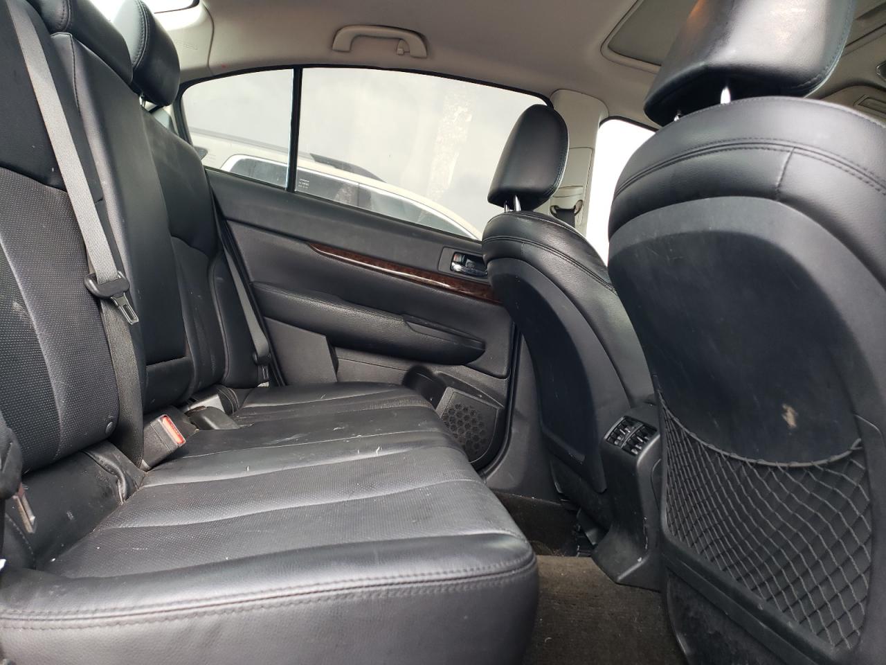 2013 Subaru Legacy 2.5i Limited Burgundy vin: 4S3BMCK69D3026178