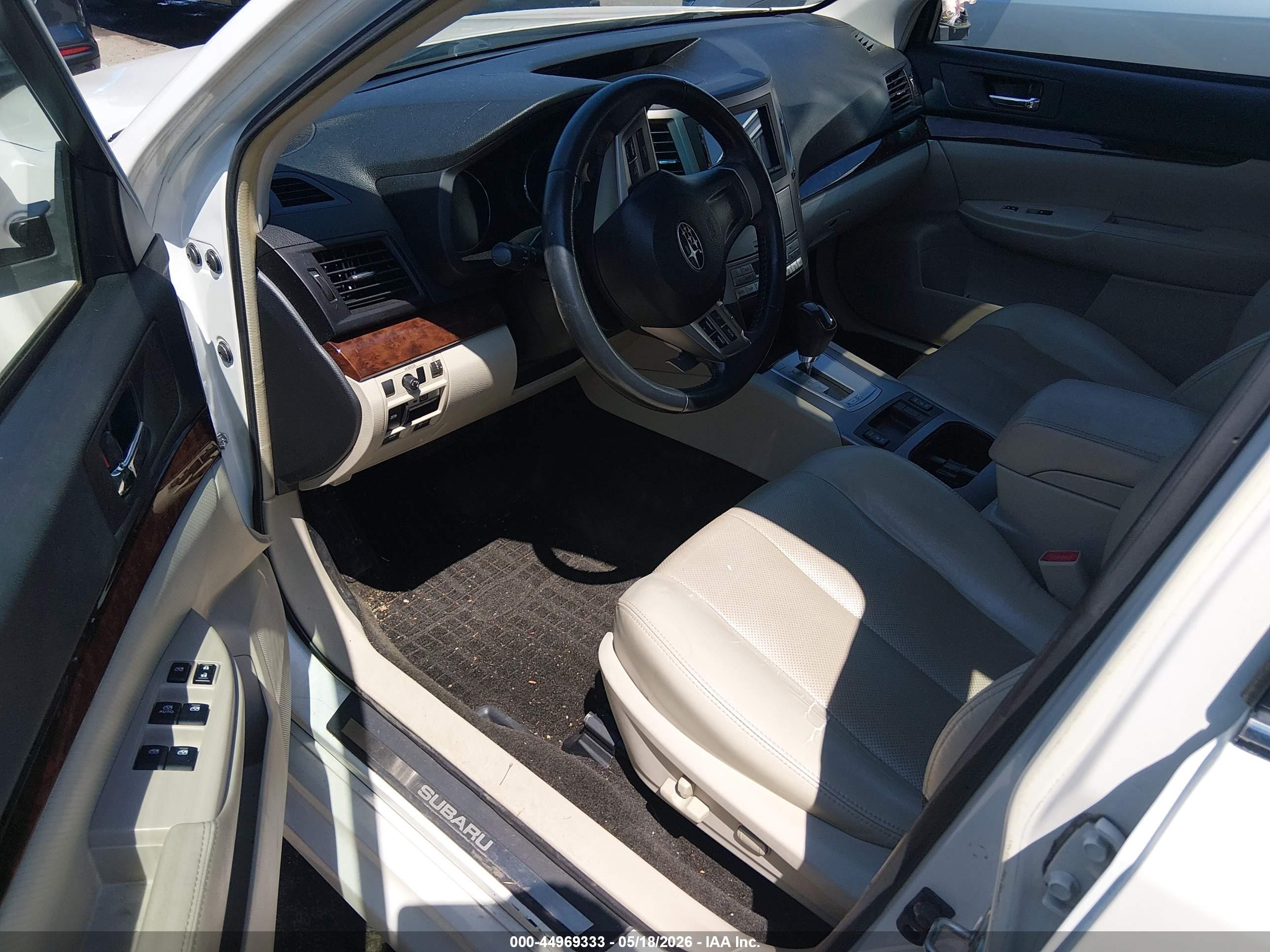 2014 Subaru Legacy 2.5i Limited Белый vin: 4S3BMCL65E3012391