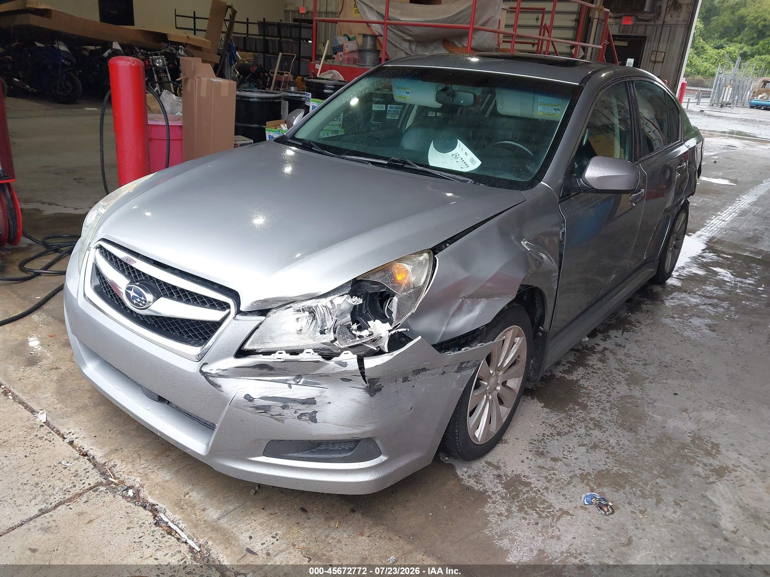 2011 Subaru Legacy 2.5i Limited Серебряный vin: 4S3BMCL69B3230314