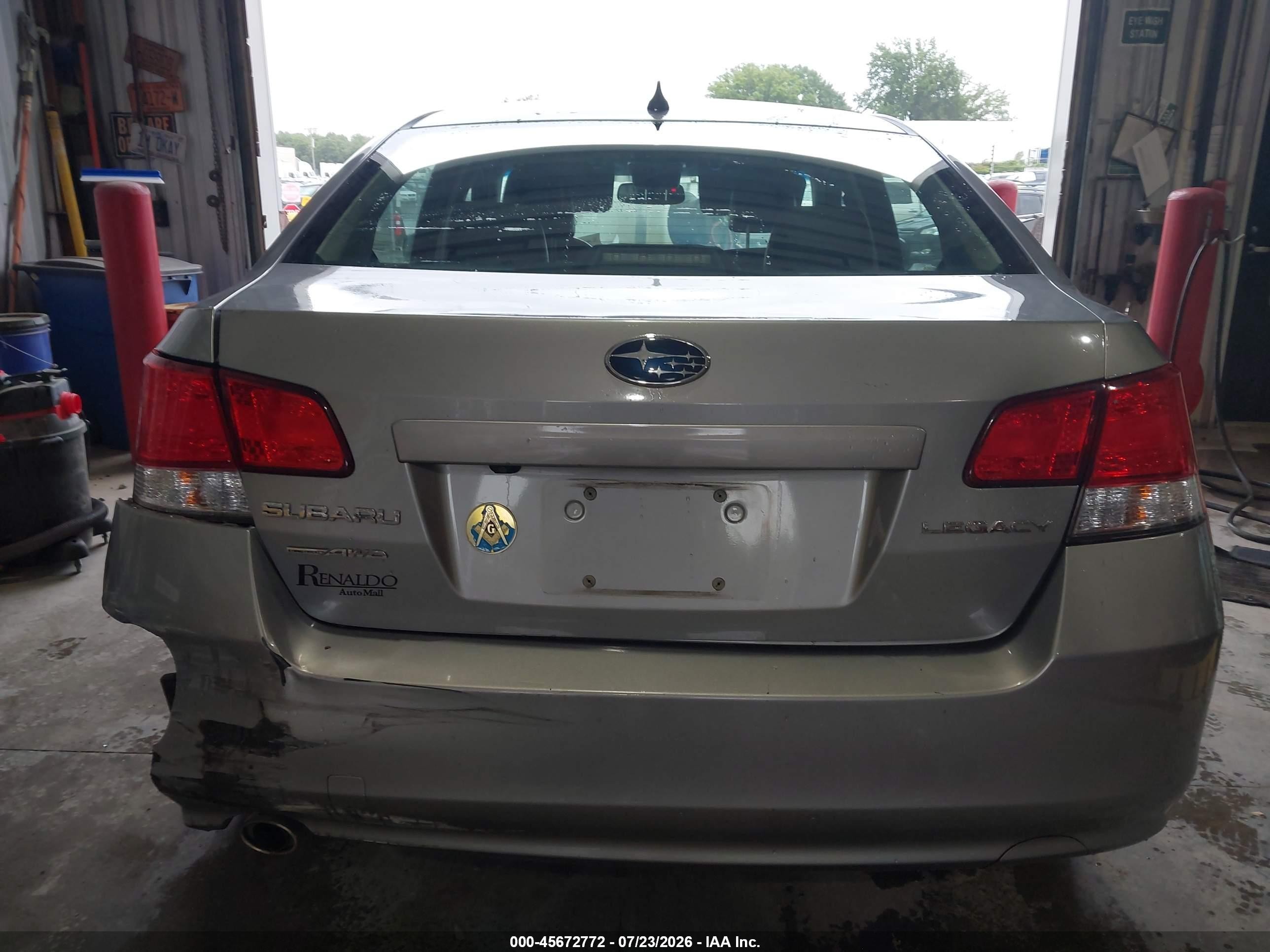 2011 Subaru Legacy 2.5i Limited Серебряный vin: 4S3BMCL69B3230314