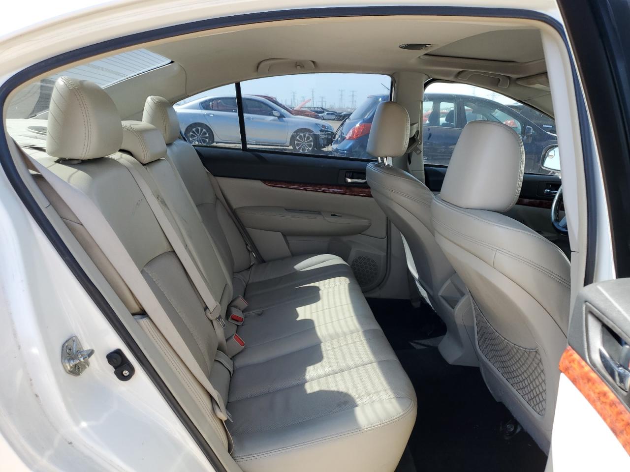 2010 Subaru Legacy 2.5i Limited White vin: 4S3BMCL6XA3219613