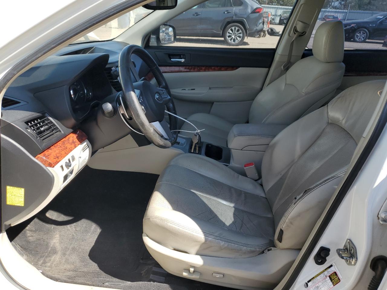 2010 Subaru Legacy 2.5i Limited White vin: 4S3BMCL6XA3219613