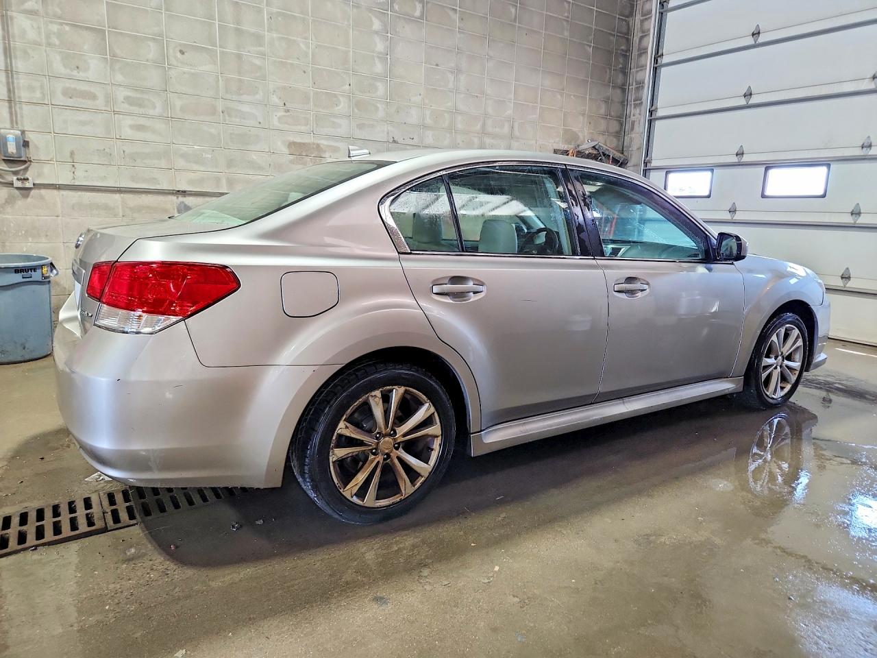 2014 Subaru Legacy 2.5i Limited Beige vin: 4S3BMCL6XE3022818