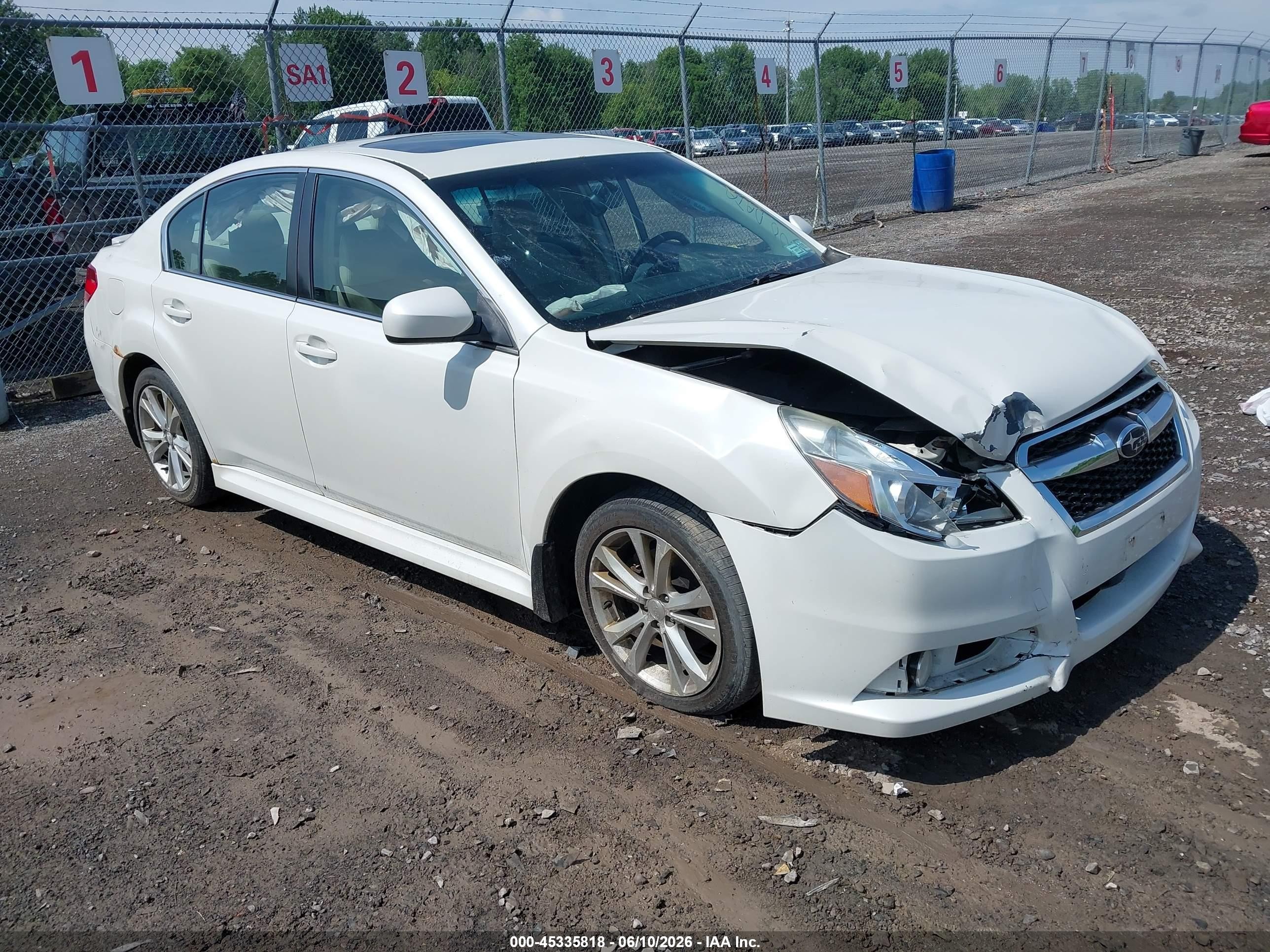 2014 Subaru Legacy 2.5i Limited White vin: 4S3BMCM69E3015437