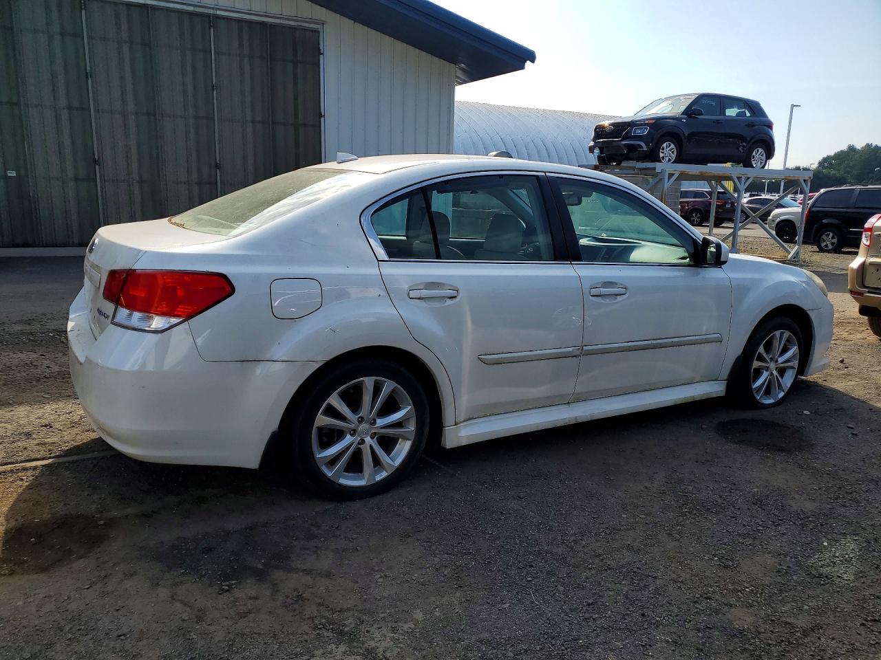 2013 Subaru Legacy 2.5i Limited White vin: 4S3BMCP66D3015521