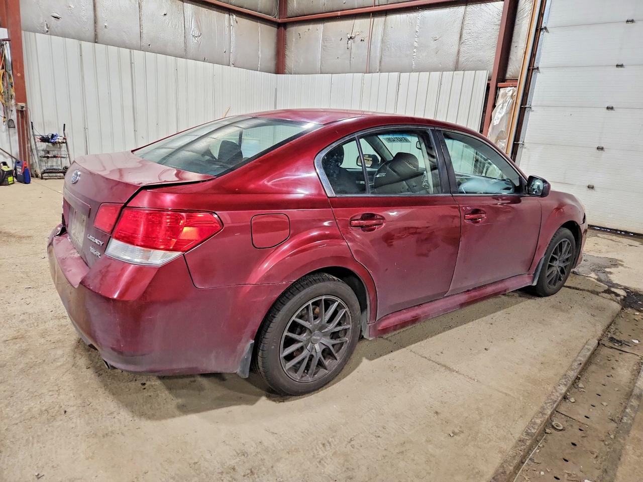 2011 Subaru Legacy 3.6r Red vin: 4S3BMDA67B2243044
