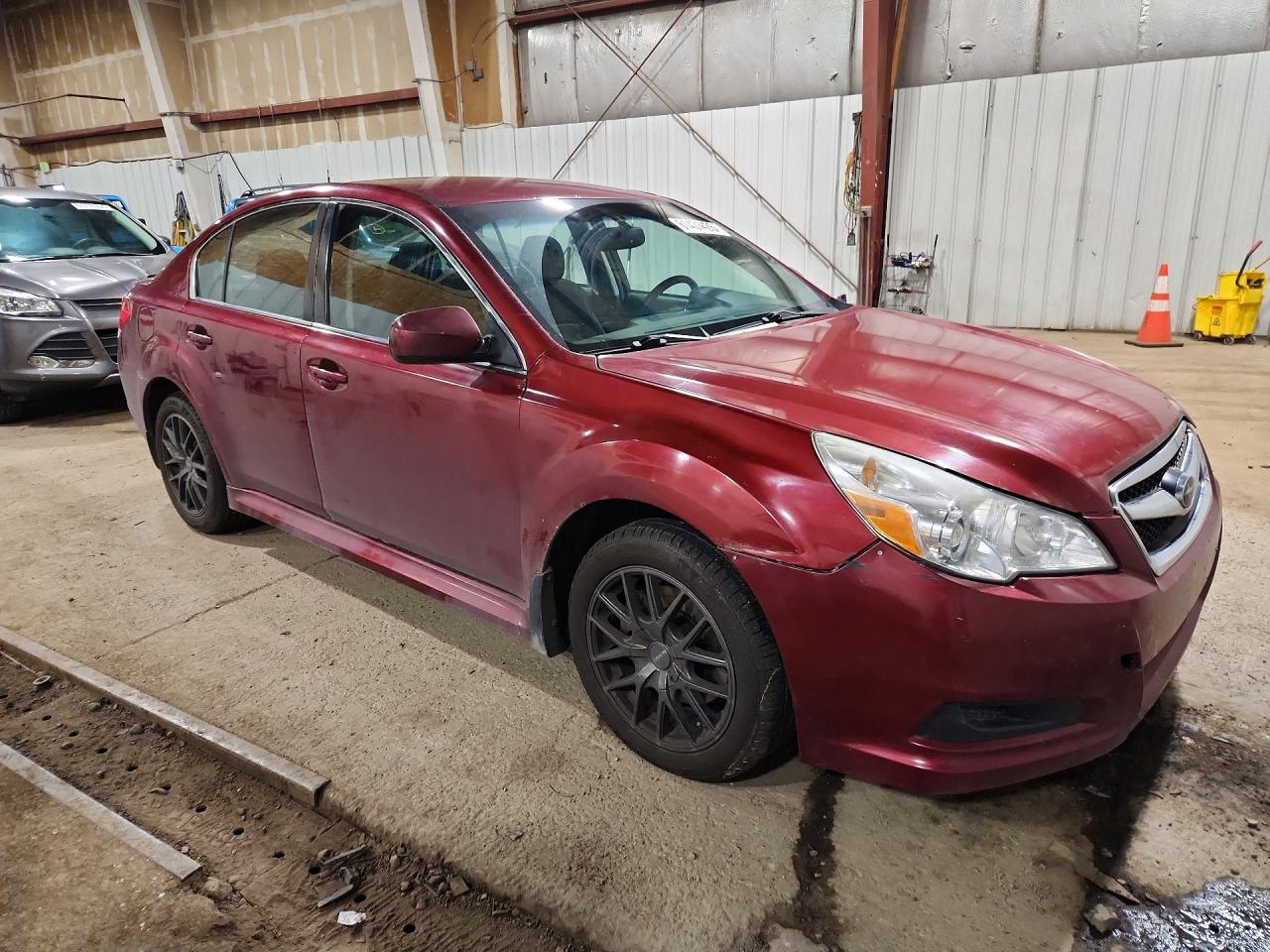 2011 Subaru Legacy 3.6r Red vin: 4S3BMDA67B2243044