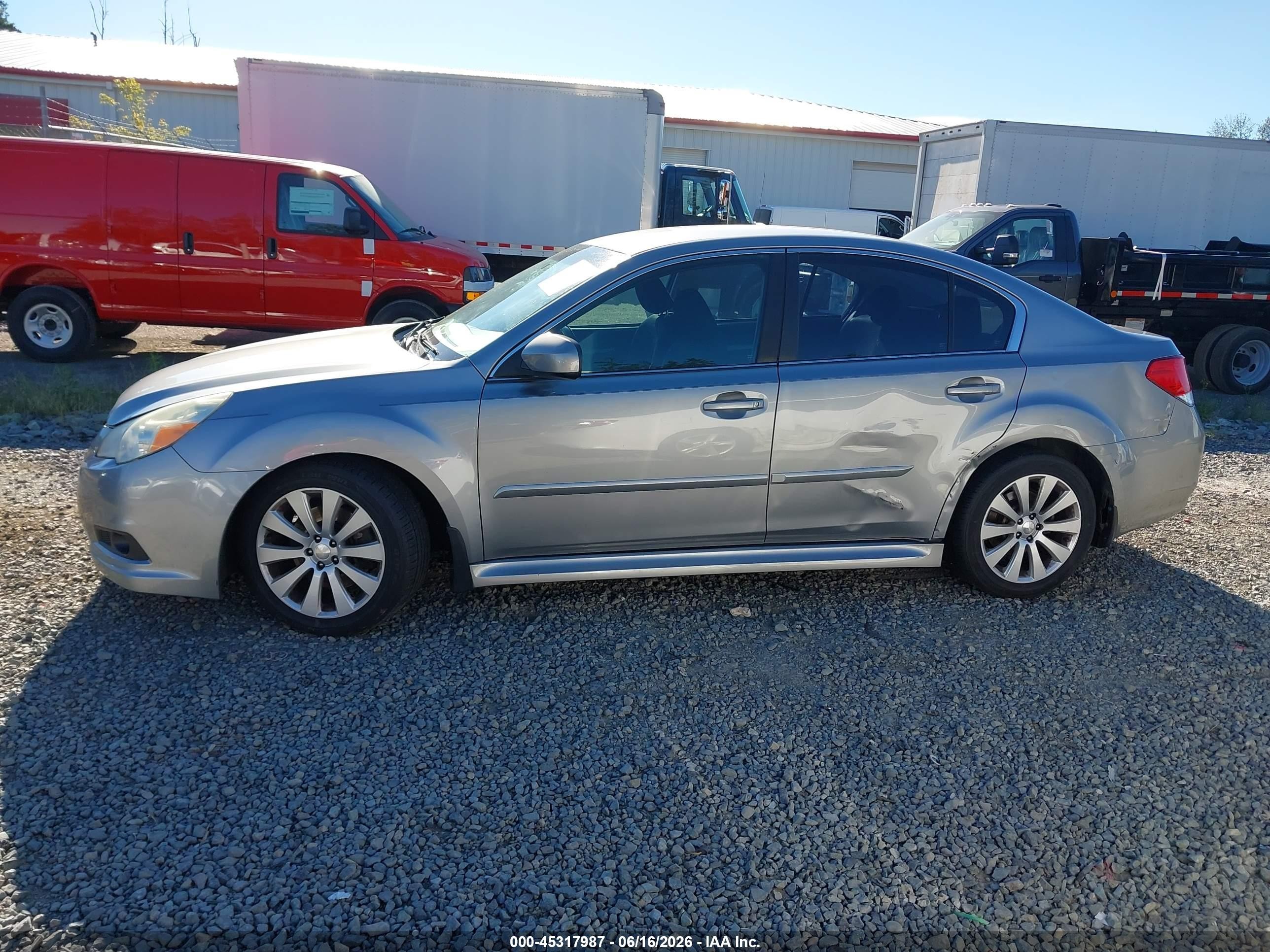 2011 Subaru Legacy 3.6r Premium Серый vin: 4S3BMDC6XB2256528