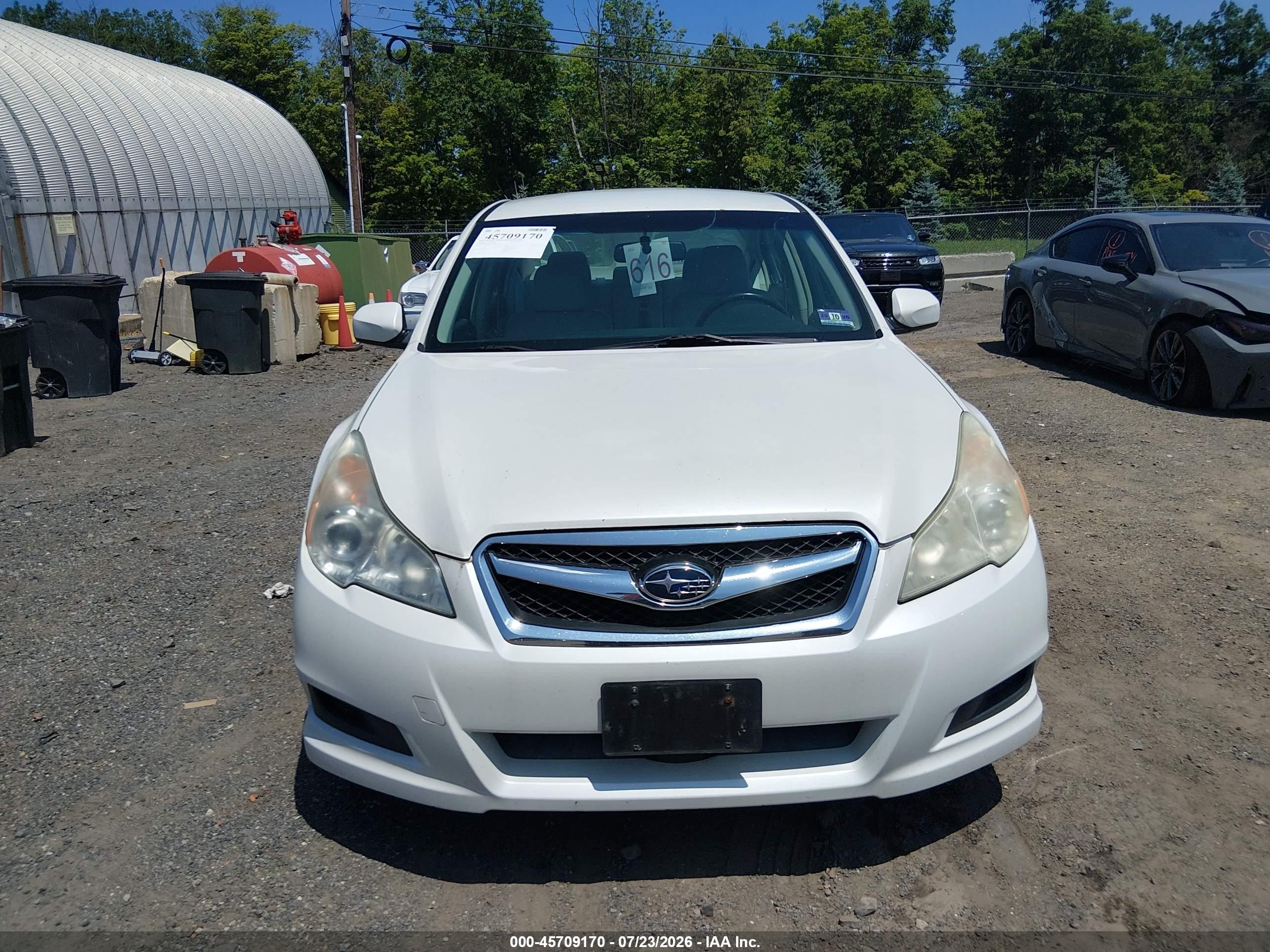 2011 Subaru Legacy 3.6r Limited Белый vin: 4S3BMDJ64B2224600