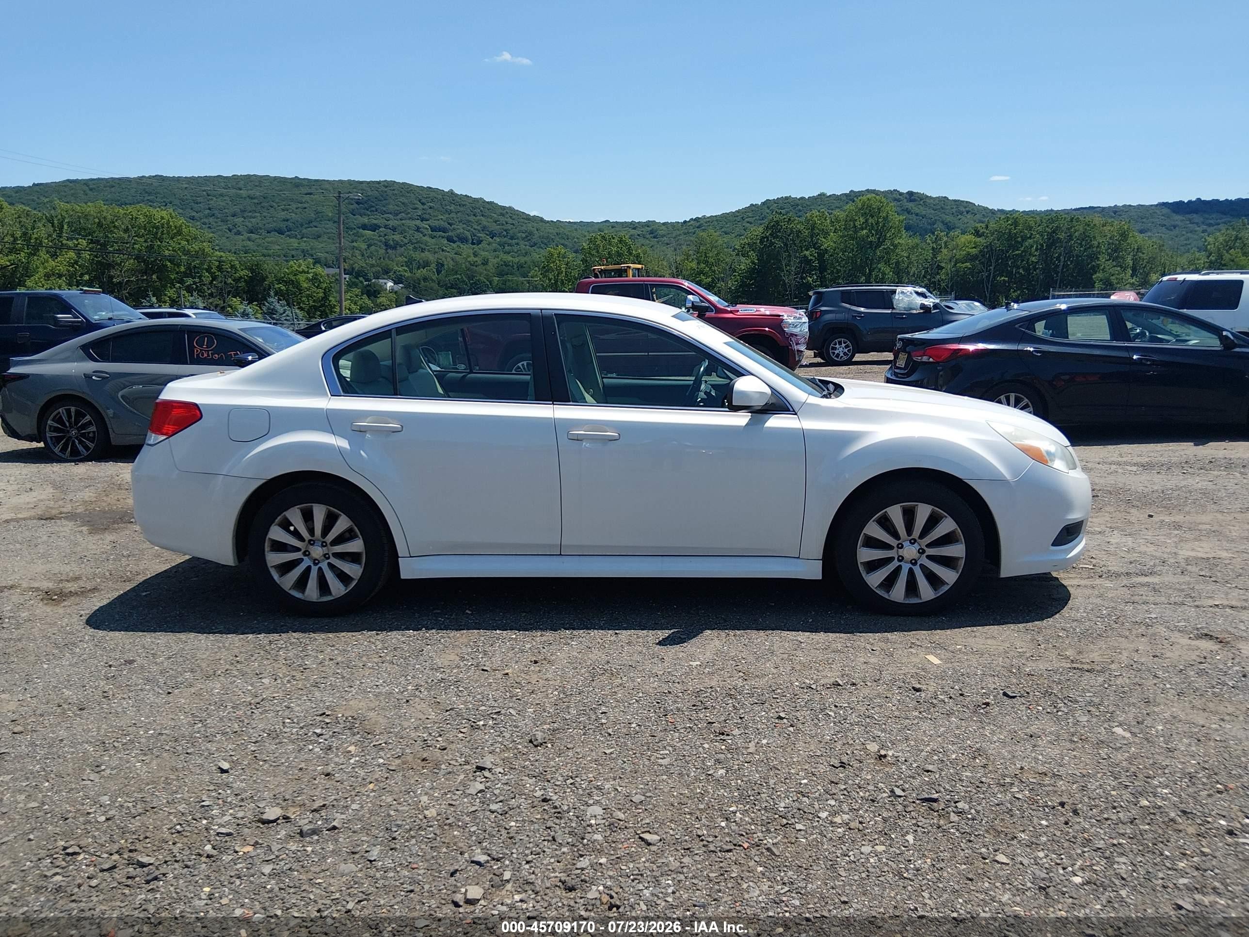 2011 Subaru Legacy 3.6r Limited Белый vin: 4S3BMDJ64B2224600