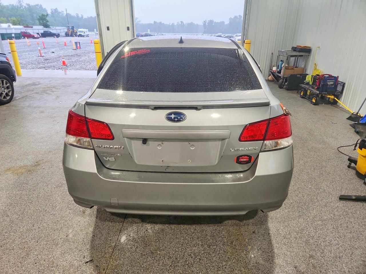 2011 Subaru Legacy 3.6r Limited Silver vin: 4S3BMDJ6XB2214959