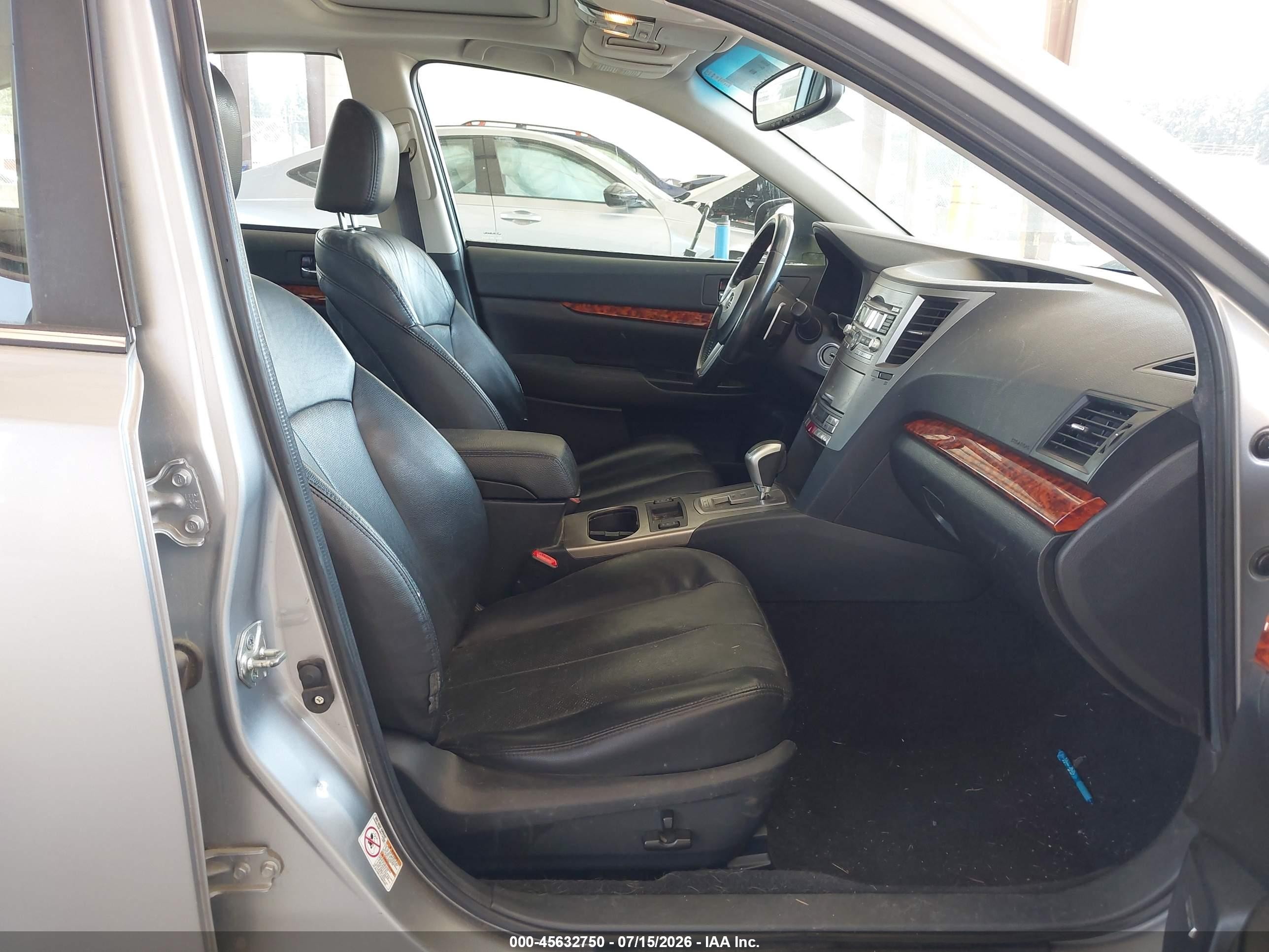 2011 Subaru Legacy 3.6r Limited Серебряный vin: 4S3BMDK61B2227047