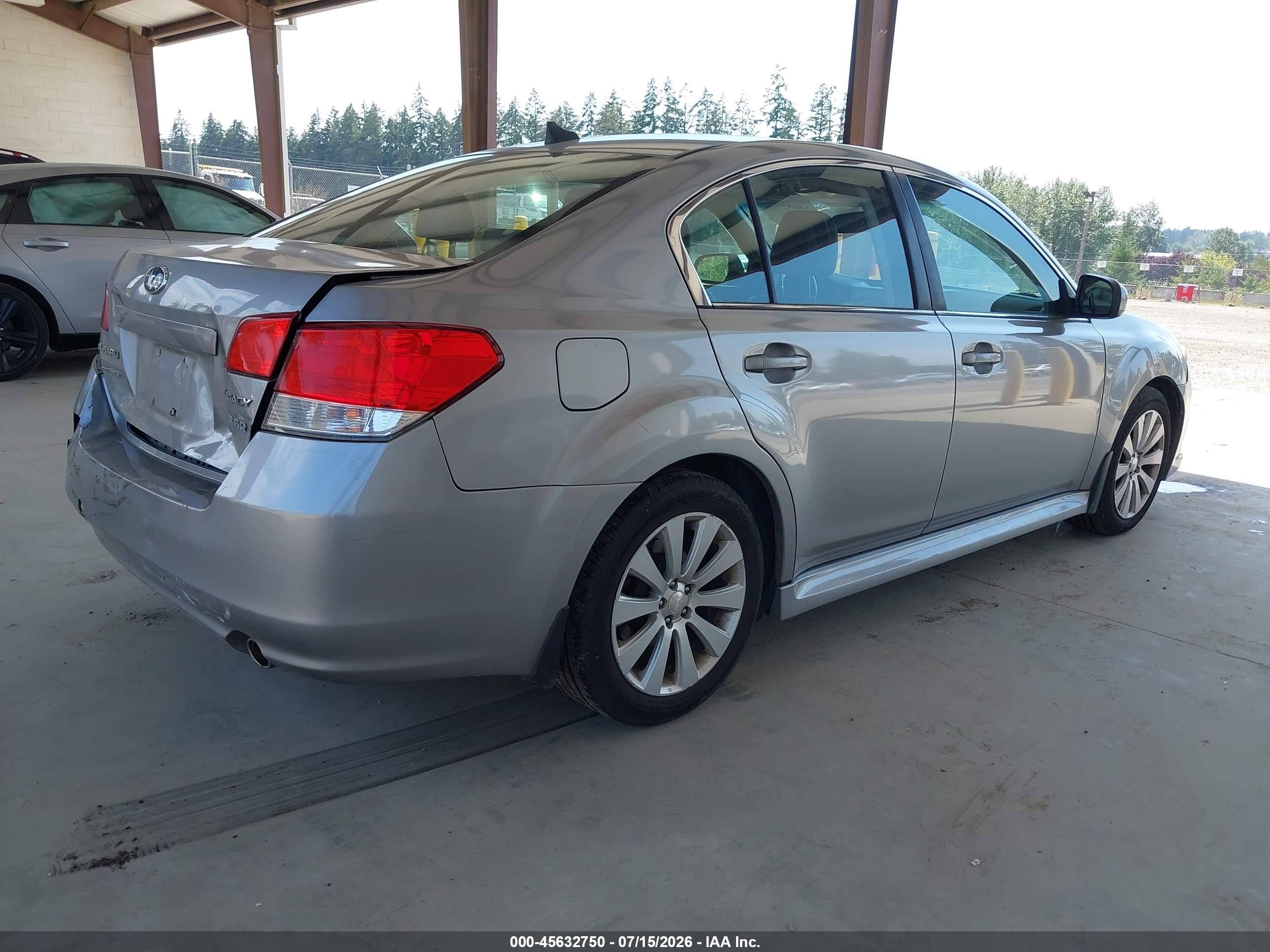 2011 Subaru Legacy 3.6r Limited Серебряный vin: 4S3BMDK61B2227047