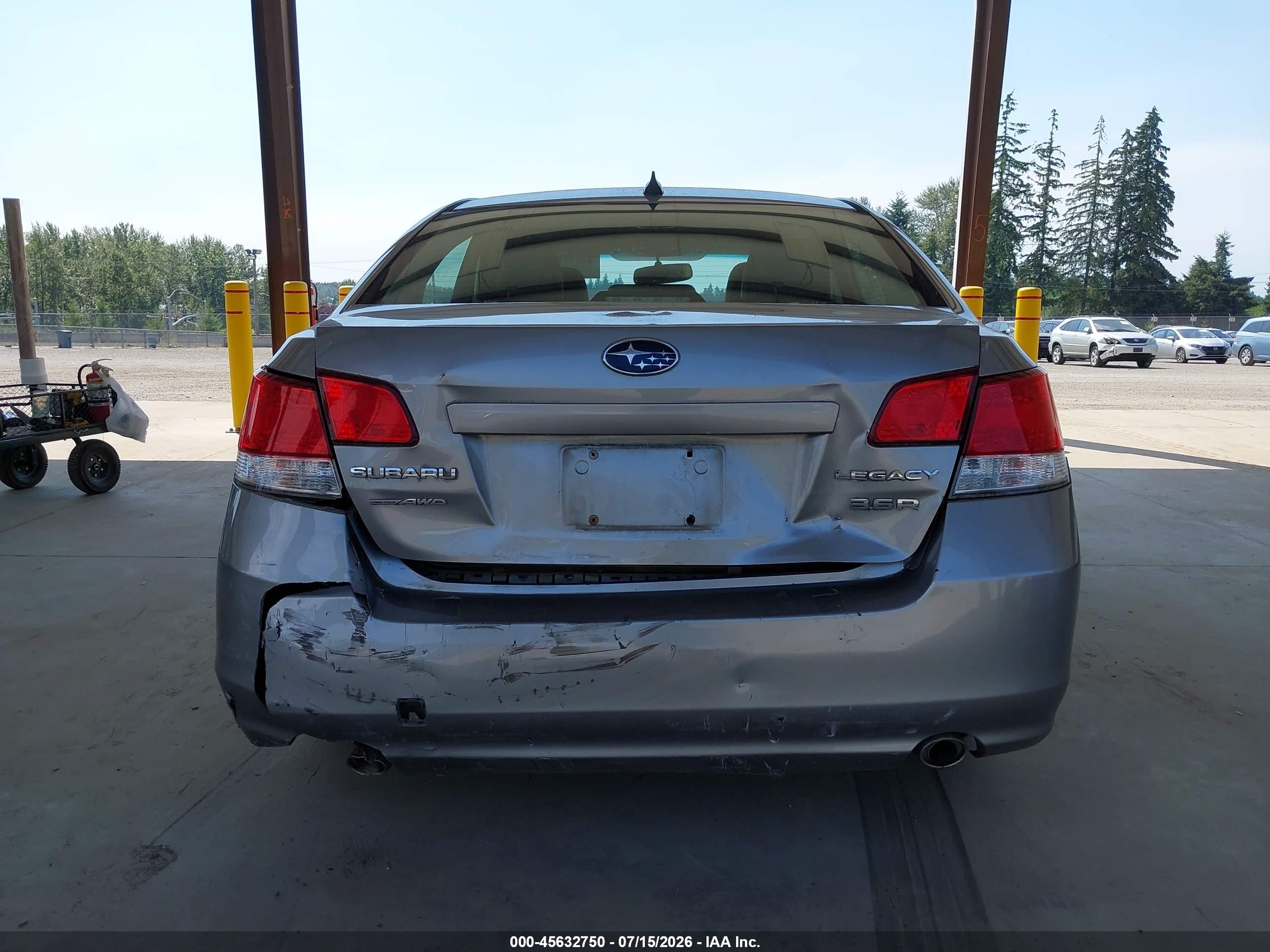 2011 Subaru Legacy 3.6r Limited Серебряный vin: 4S3BMDK61B2227047