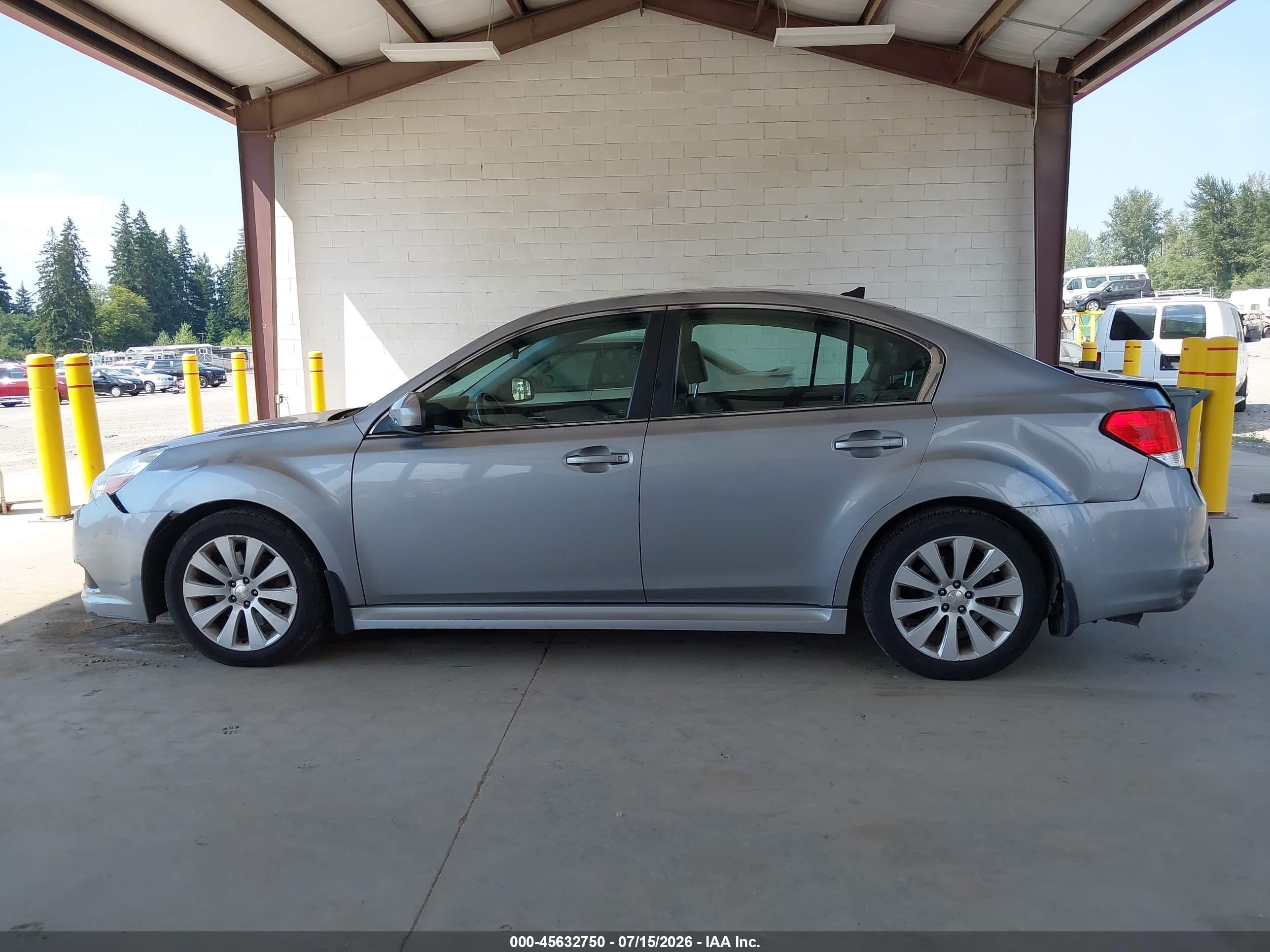 2011 Subaru Legacy 3.6r Limited Серебряный vin: 4S3BMDK61B2227047