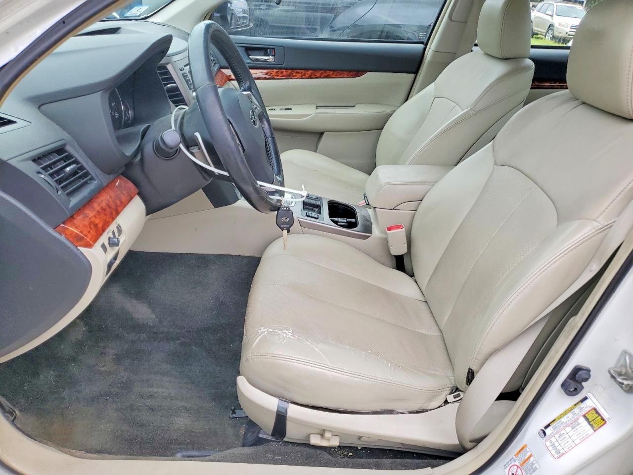 2012 Subaru Legacy 3.6r Limited White vin: 4S3BMDK63C2020192