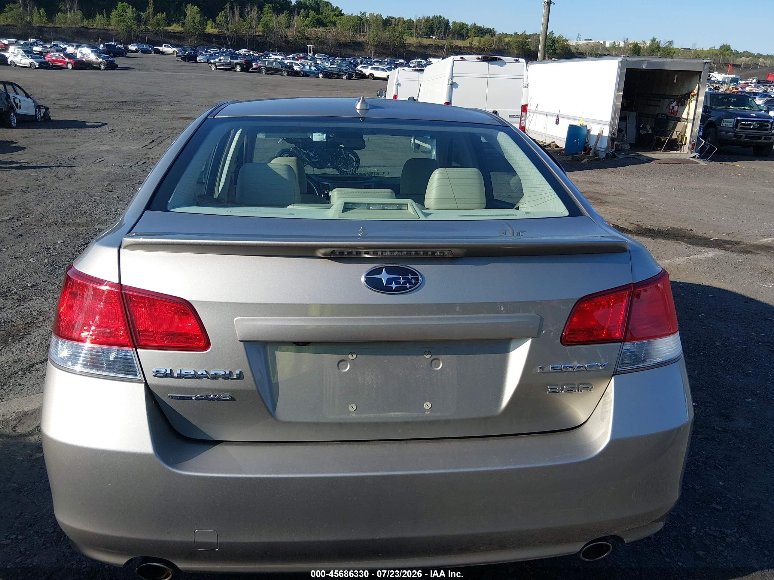 2014 Subaru Legacy 3.6r Limited Gold vin: 4S3BMDL61E2013940