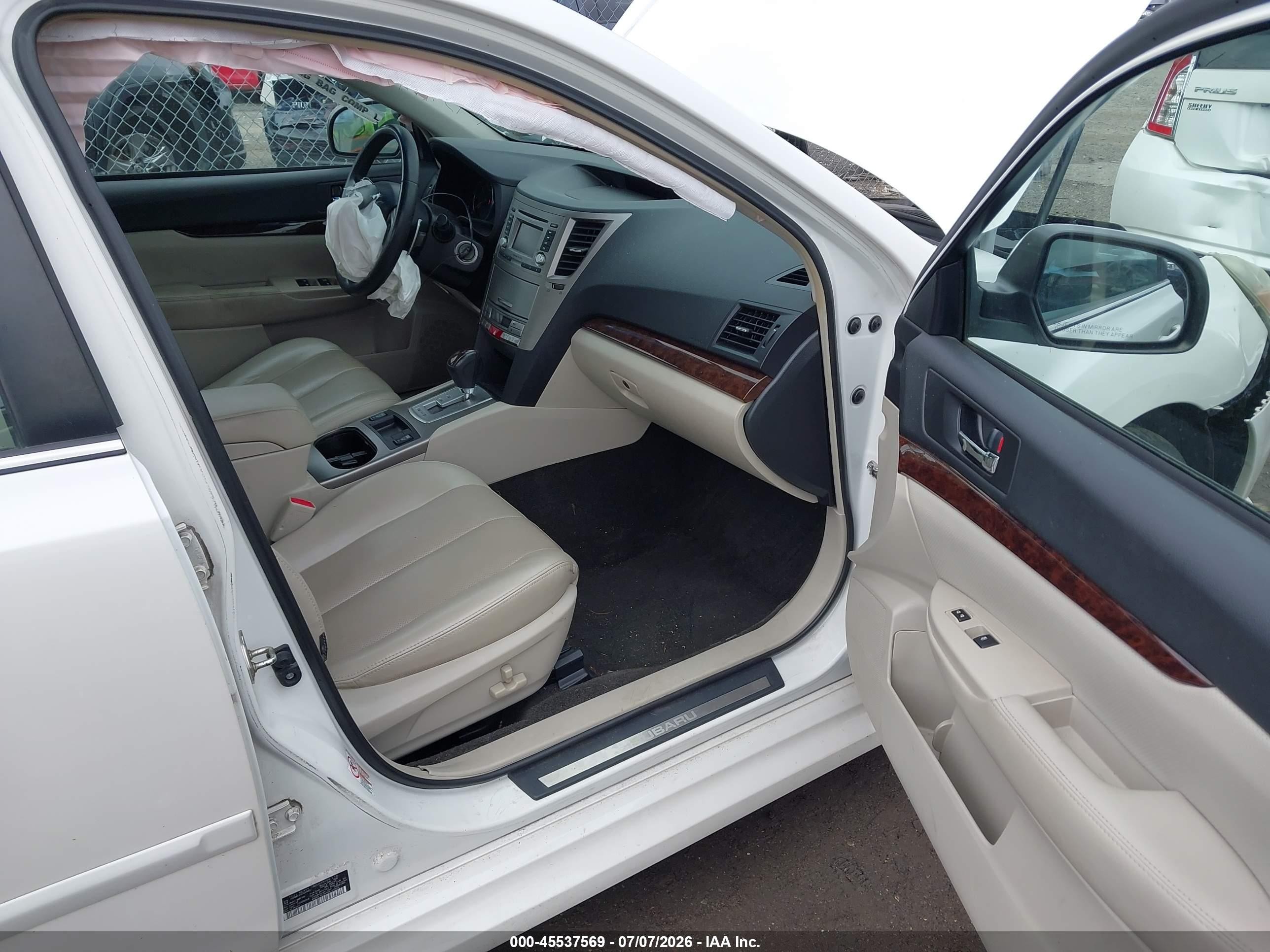 2014 Subaru Legacy 3.6r Limited Белый vin: 4S3BMDL67E2011402