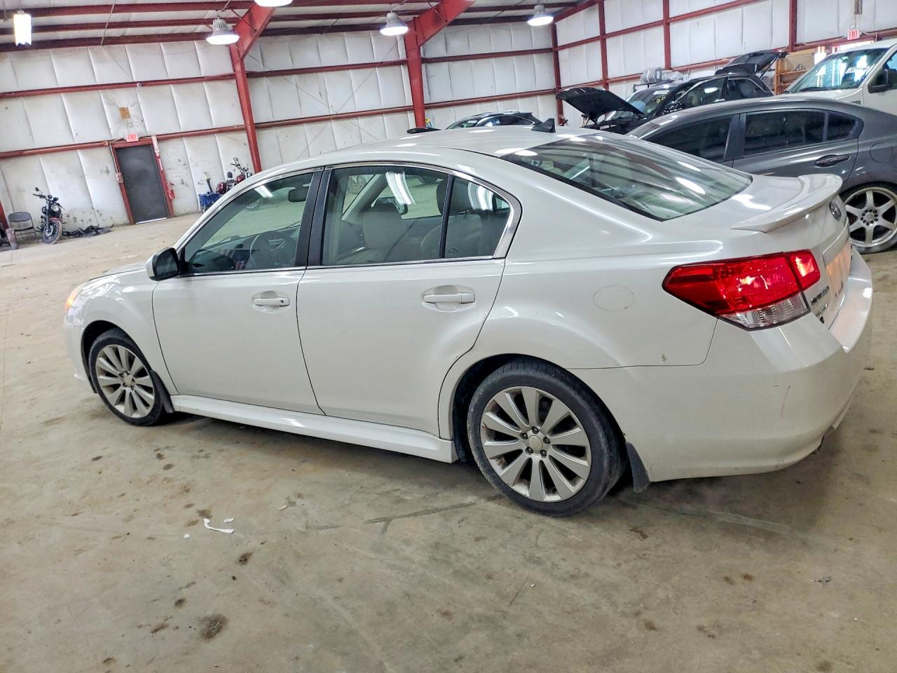 2011 Subaru Legacy 3.6r Limited White vin: 4S3BMDL6XB2214005