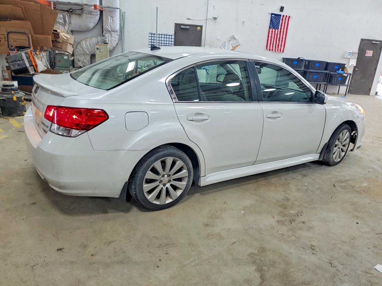 2011 Subaru Legacy 3.6r Limited White vin: 4S3BMDL6XB2214005