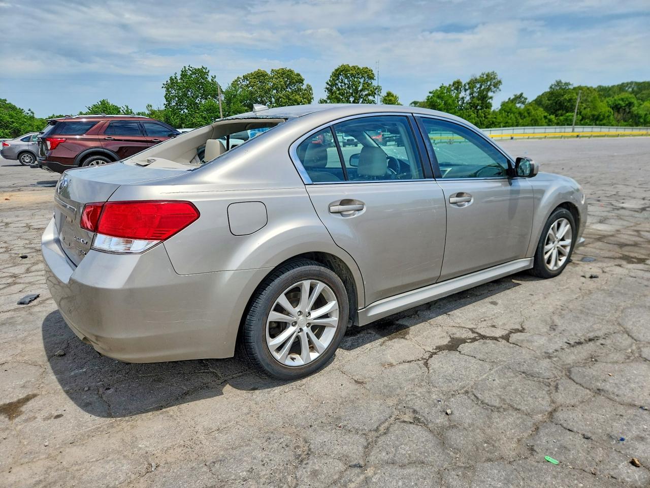 2014 Subaru Legacy 3.6r Limited Золотой vin: 4S3BMDN60E2023730