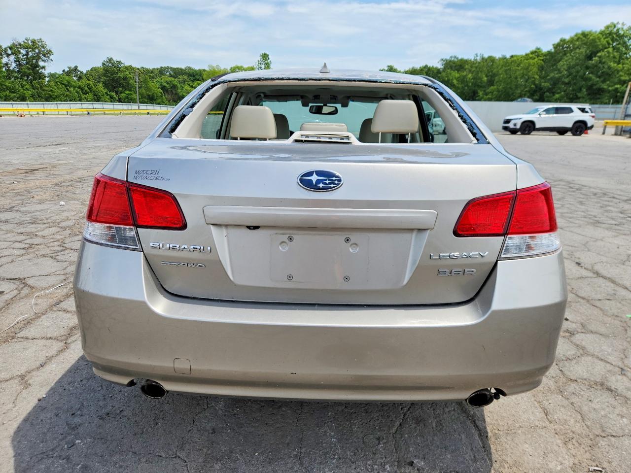 2014 Subaru Legacy 3.6r Limited Золотой vin: 4S3BMDN60E2023730