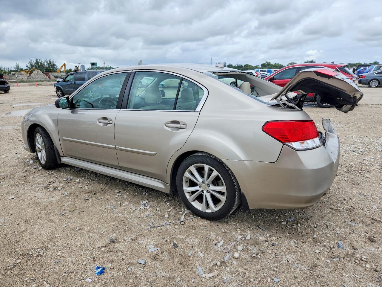 2014 Subaru Legacy 3.6r Limited Beige vin: 4S3BMDN63E2025200