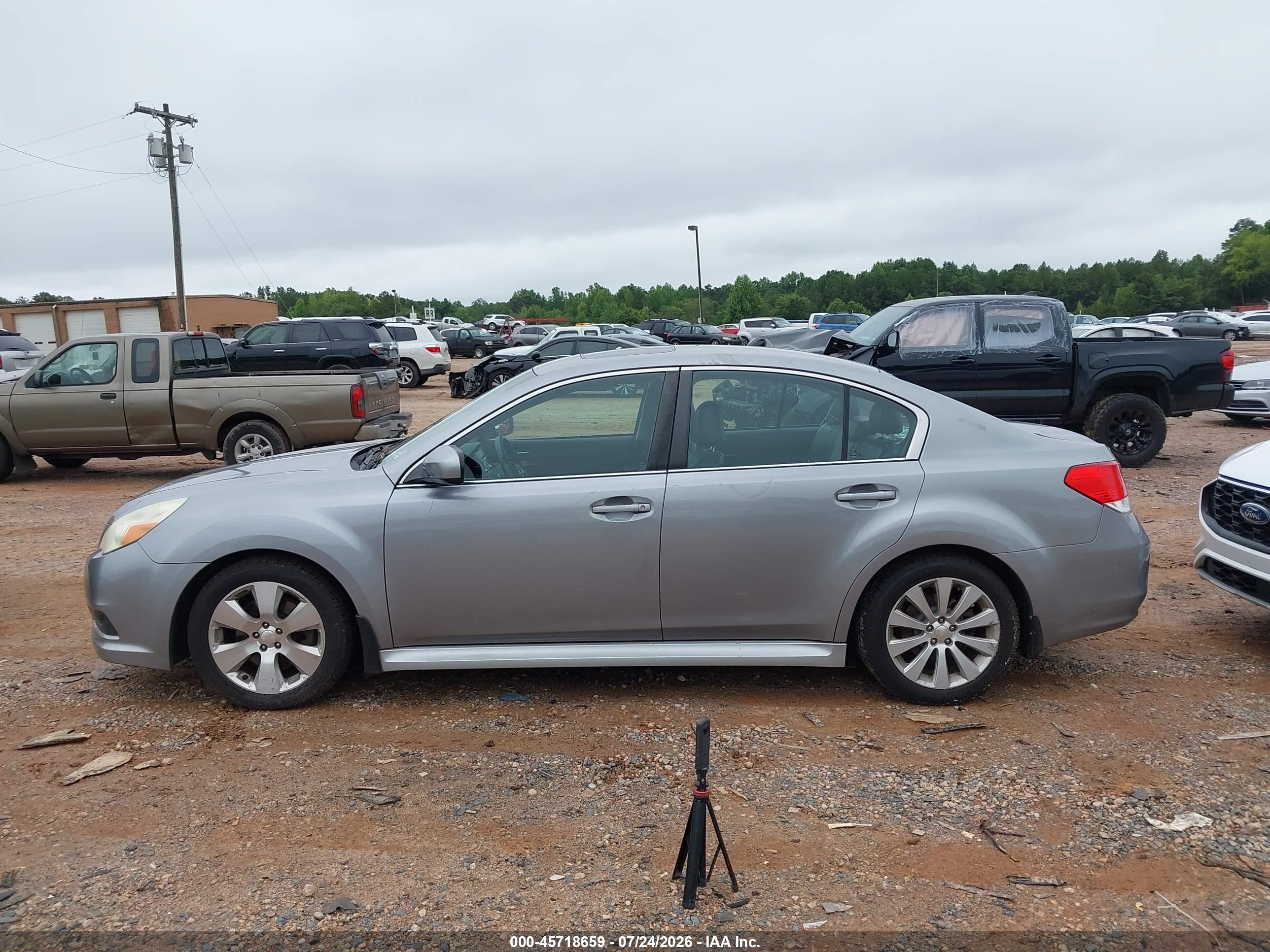2010 Subaru Legacy 3.6r Limited Silver vin: 4S3BMEK61A2216571