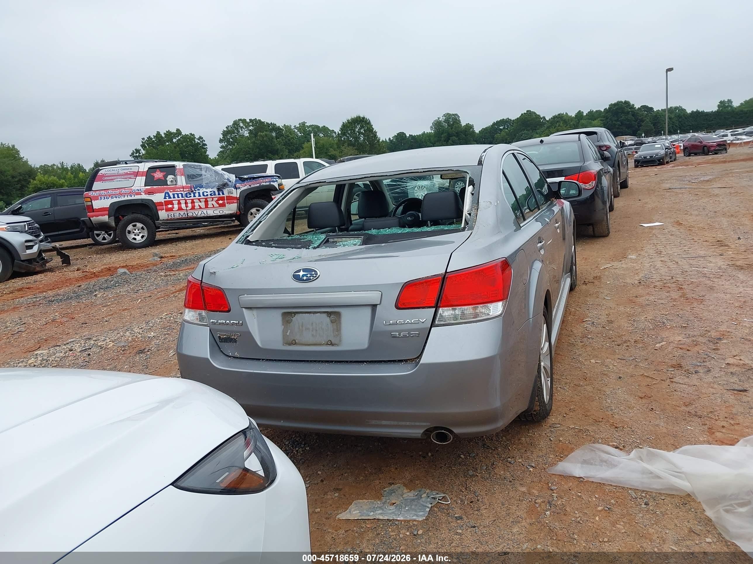 2010 Subaru Legacy 3.6r Limited Silver vin: 4S3BMEK61A2216571