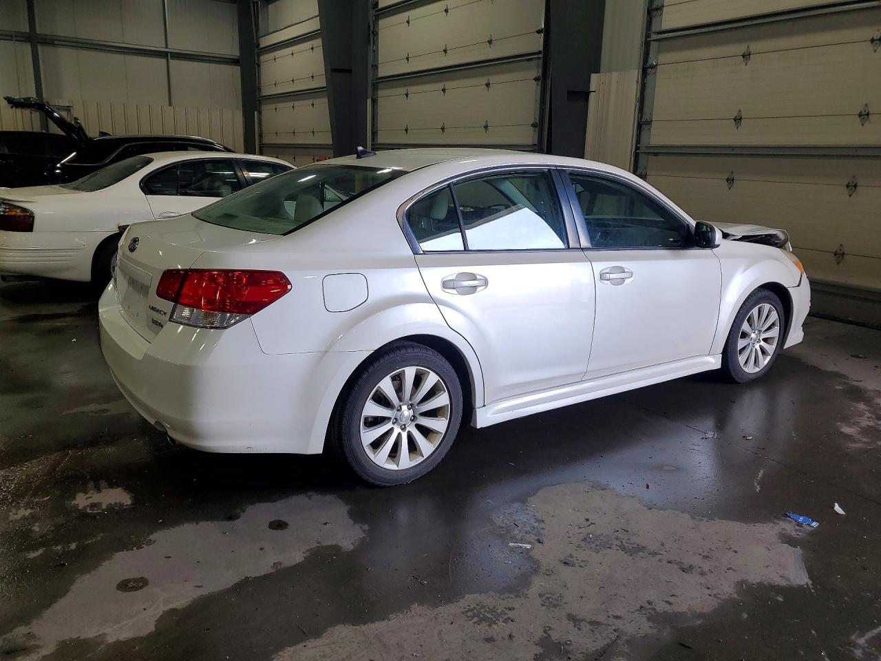 2011 Subaru Legacy 3.6r Limited White vin: 4S3BMEK68B2227262