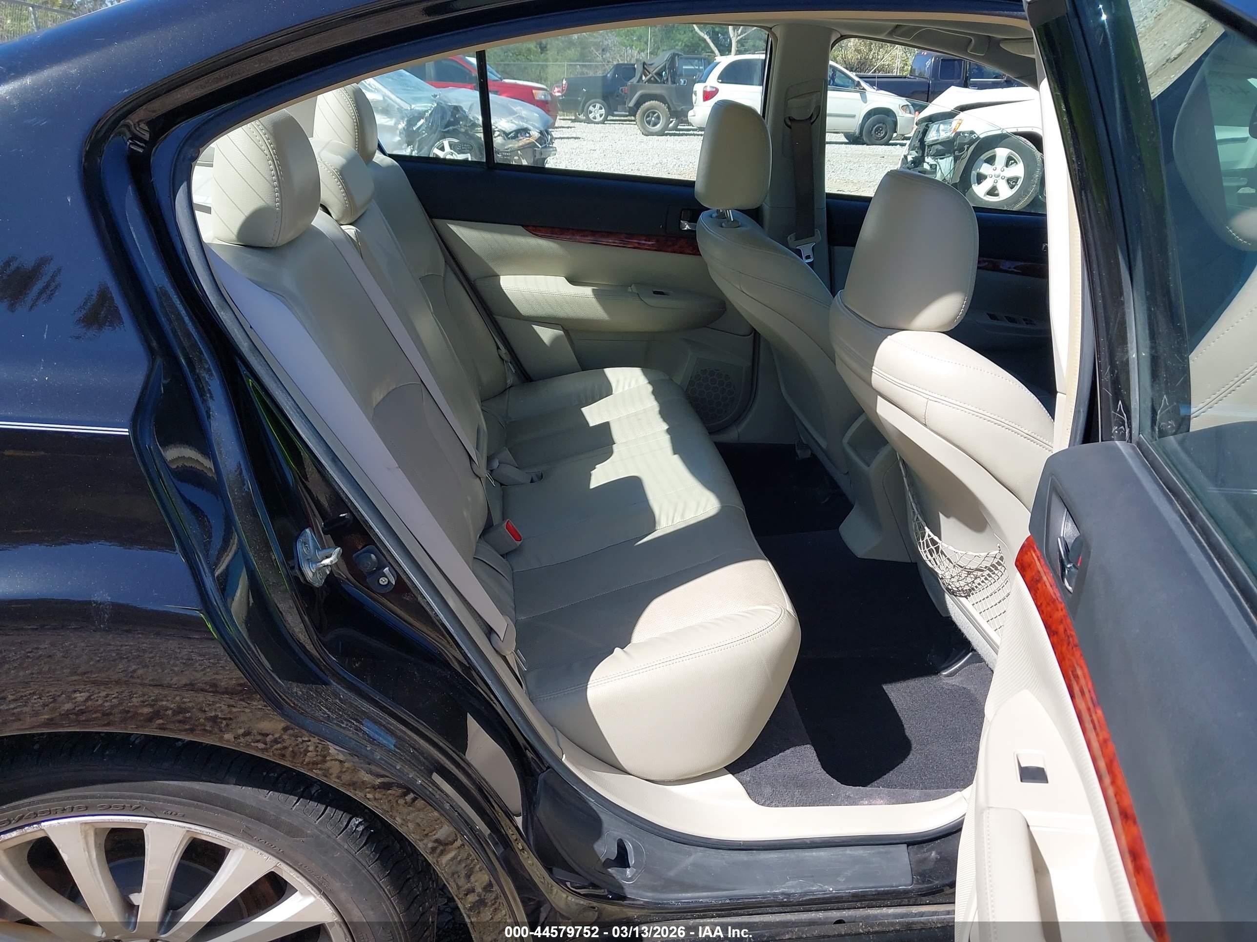 2010 Subaru Legacy 2.5gt Limited Черный vin: 4S3BMFK64A1222781