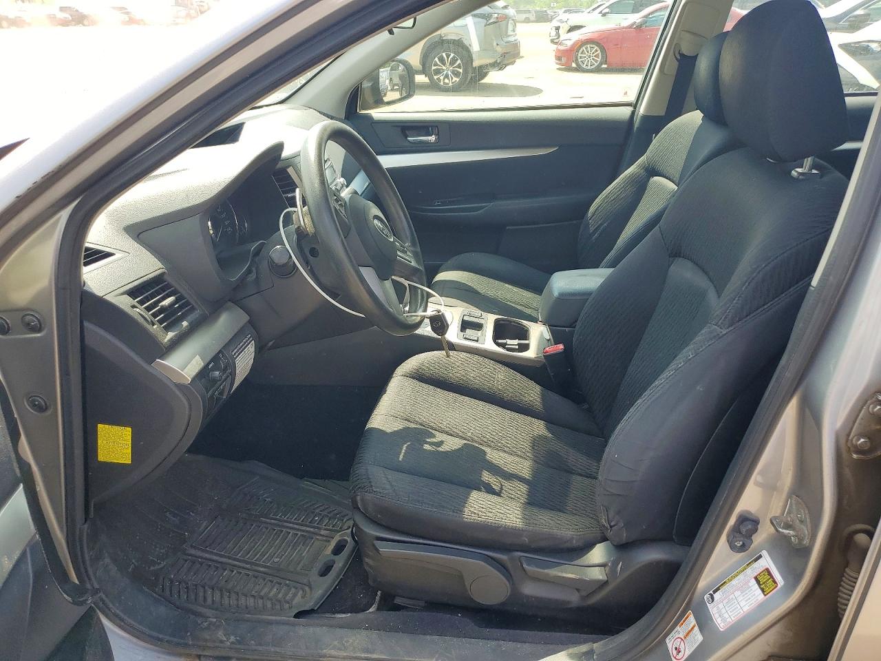 2010 Subaru Legacy 2.5i Silver vin: 4S3BMGA65A3232098