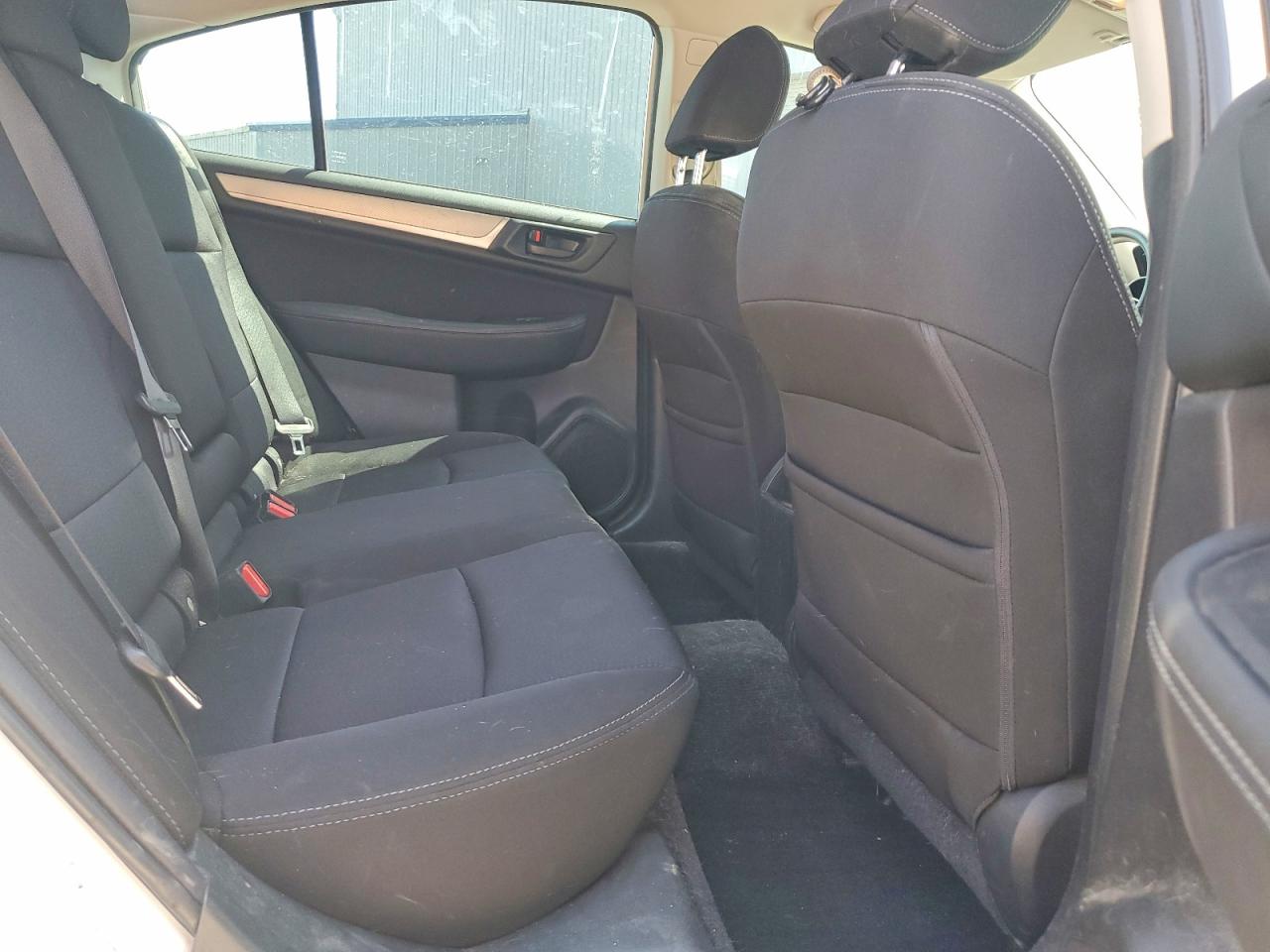 2015 Subaru Legacy 2.5i Белый vin: 4S3BNAA60F3008657