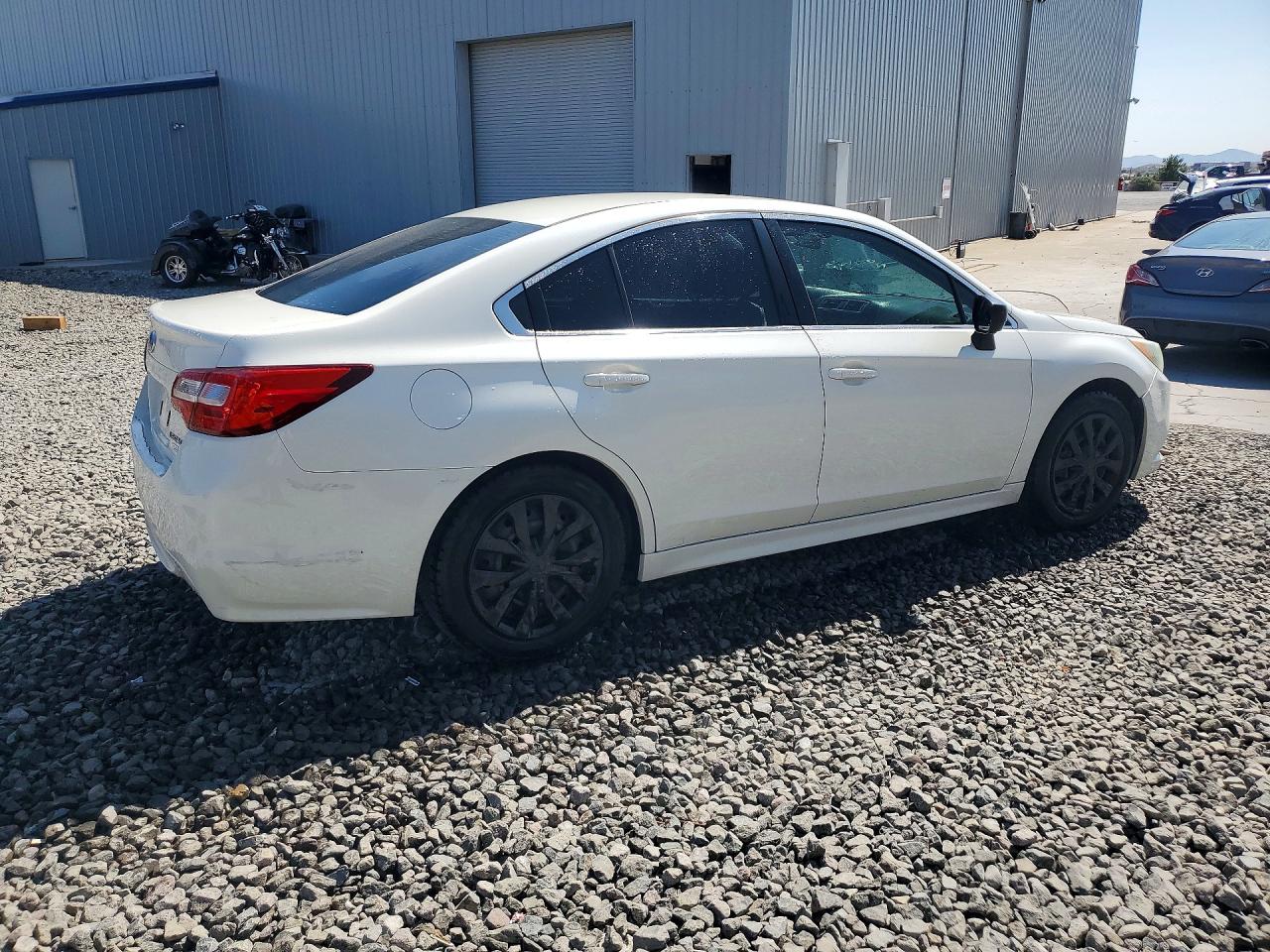 2015 Subaru Legacy 2.5i Белый vin: 4S3BNAA60F3008657