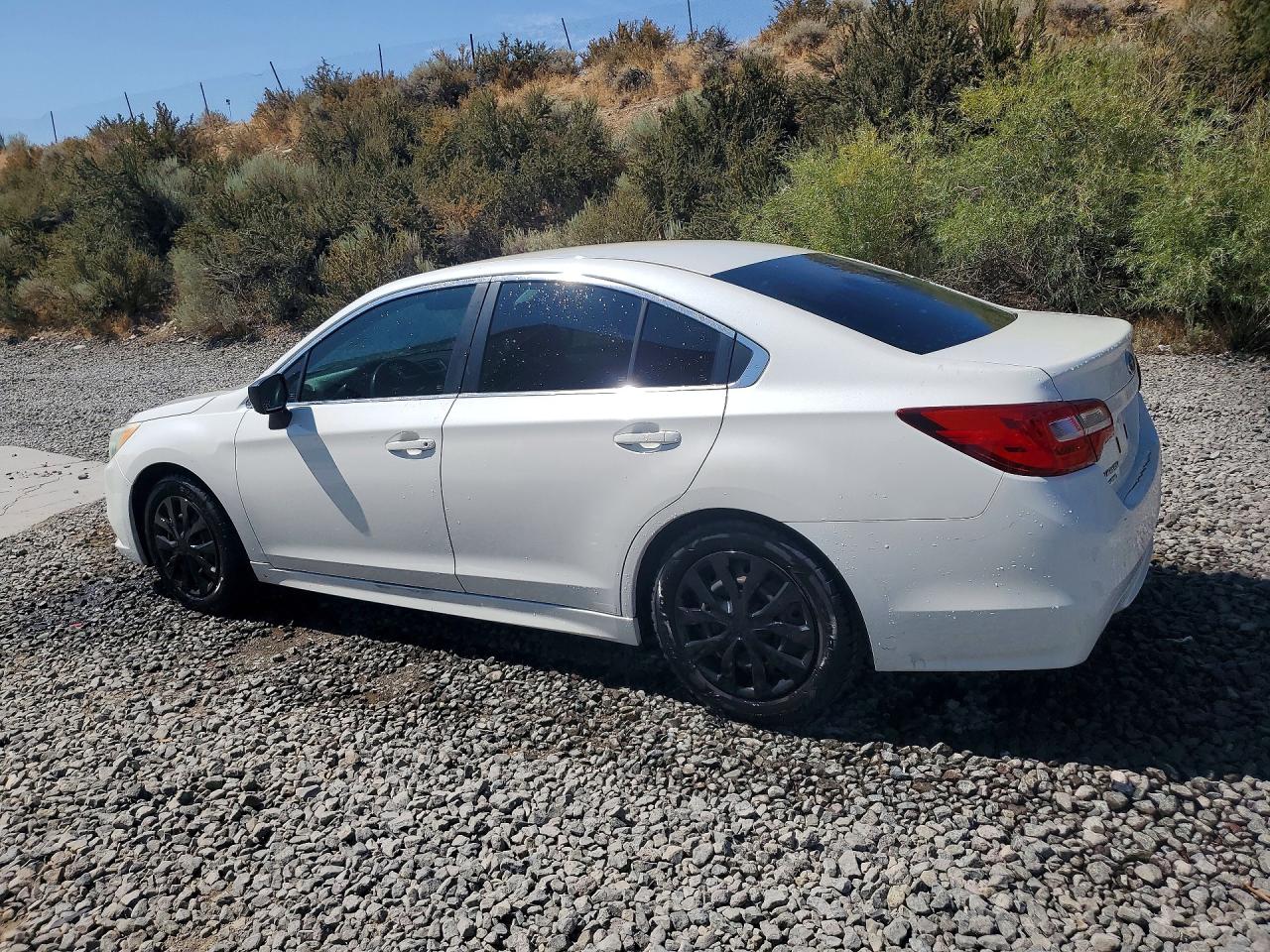 2015 Subaru Legacy 2.5i Белый vin: 4S3BNAA60F3008657