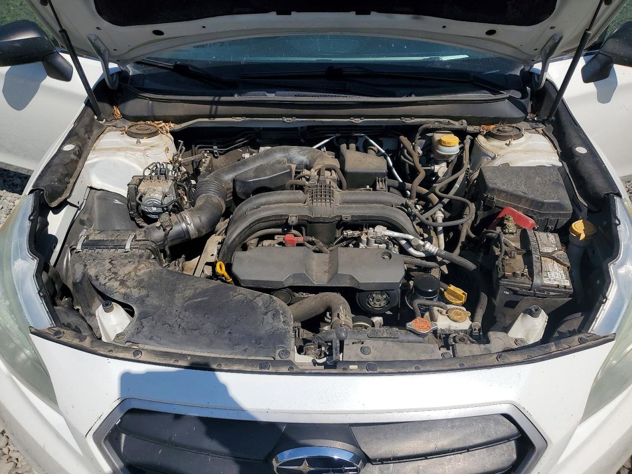 2015 Subaru Legacy 2.5i Белый vin: 4S3BNAA60F3008657
