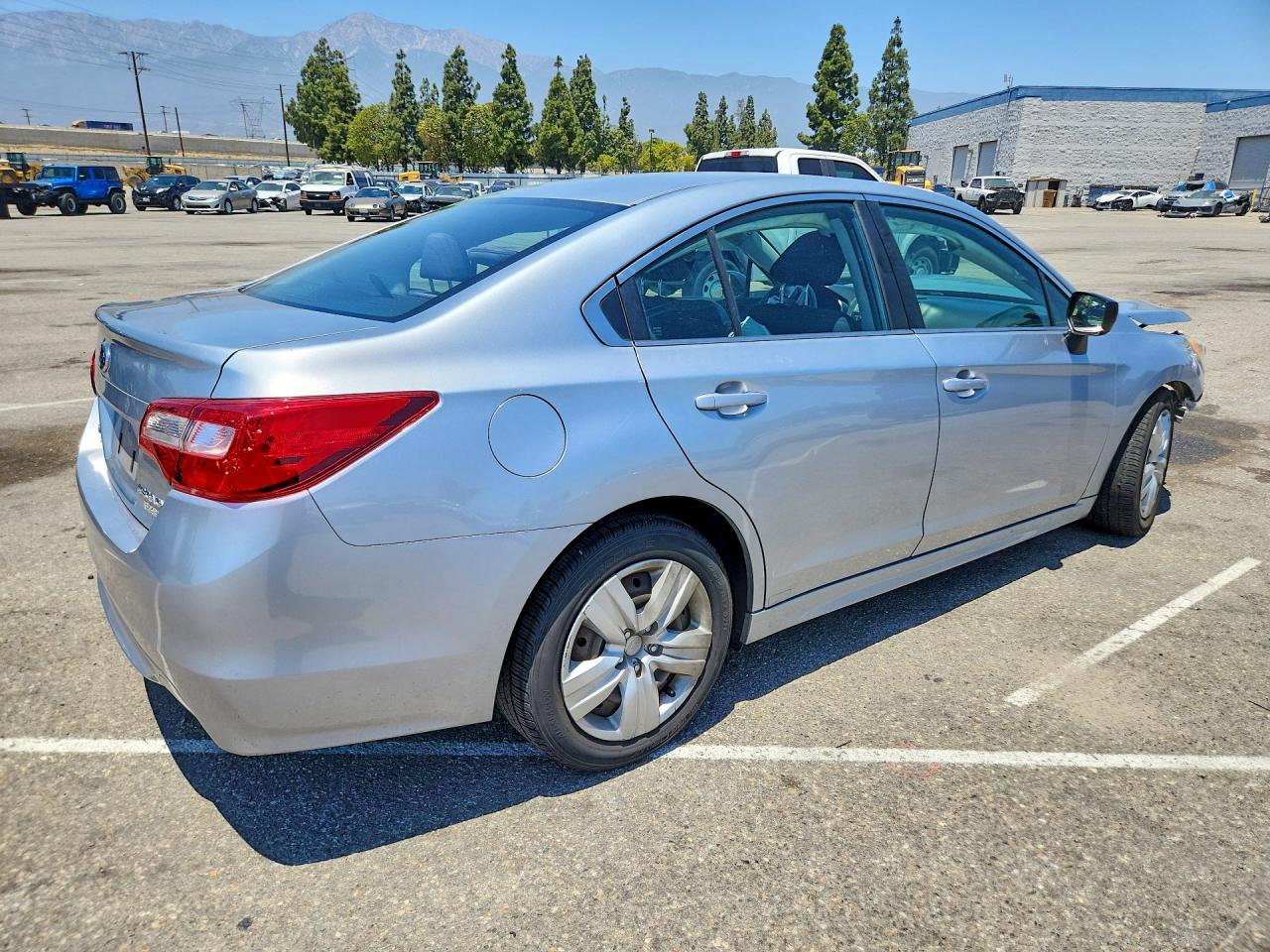 2015 Subaru Legacy 2.5i Silver vin: 4S3BNAA60F3017634
