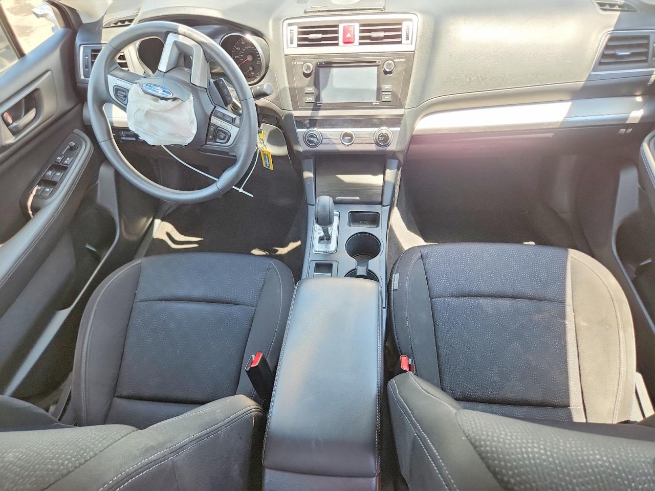 2015 Subaru Legacy 2.5i Silver vin: 4S3BNAA60F3017634