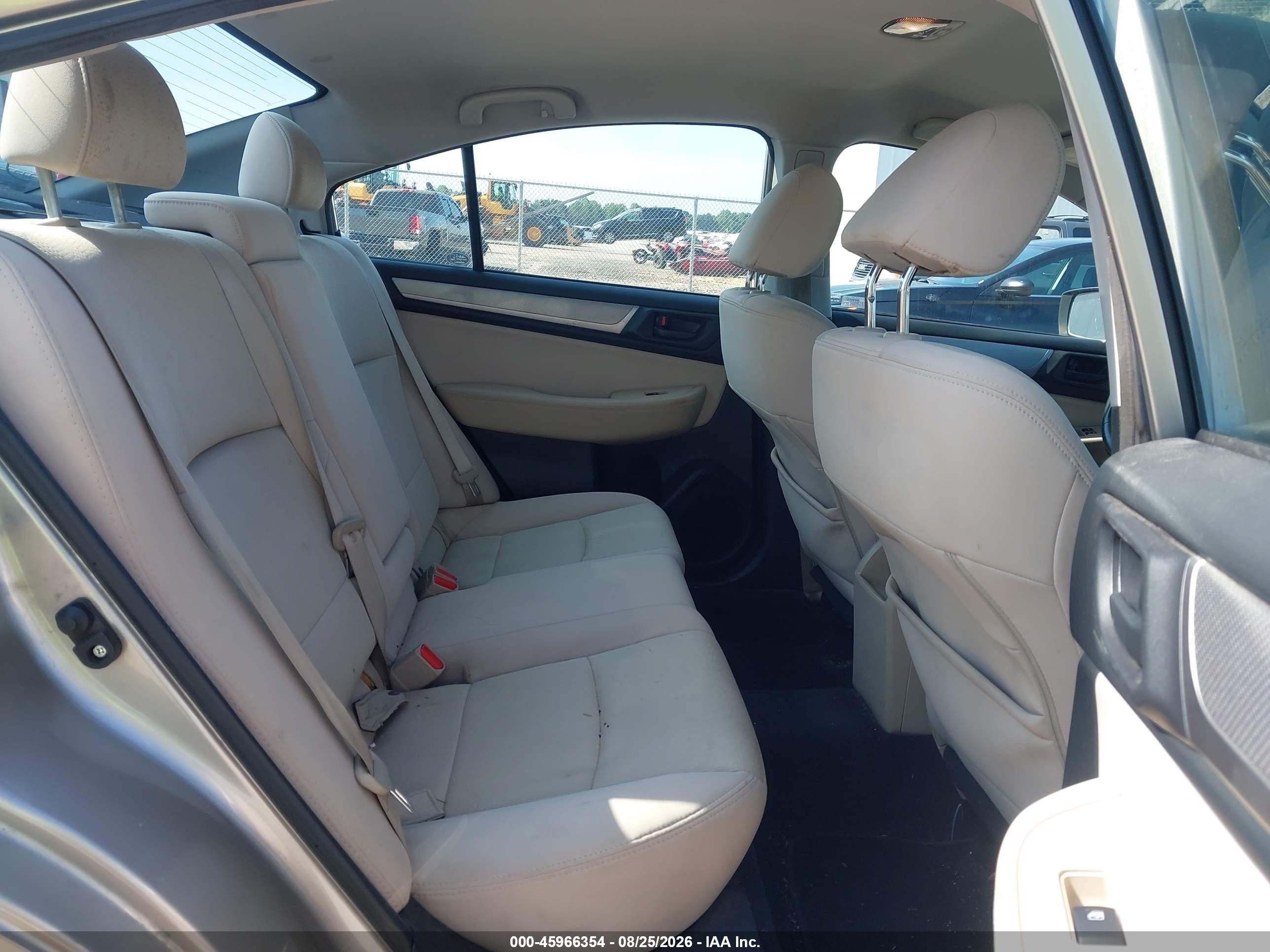 2015 Subaru Legacy 2.5i Silver vin: 4S3BNAA62F3060887