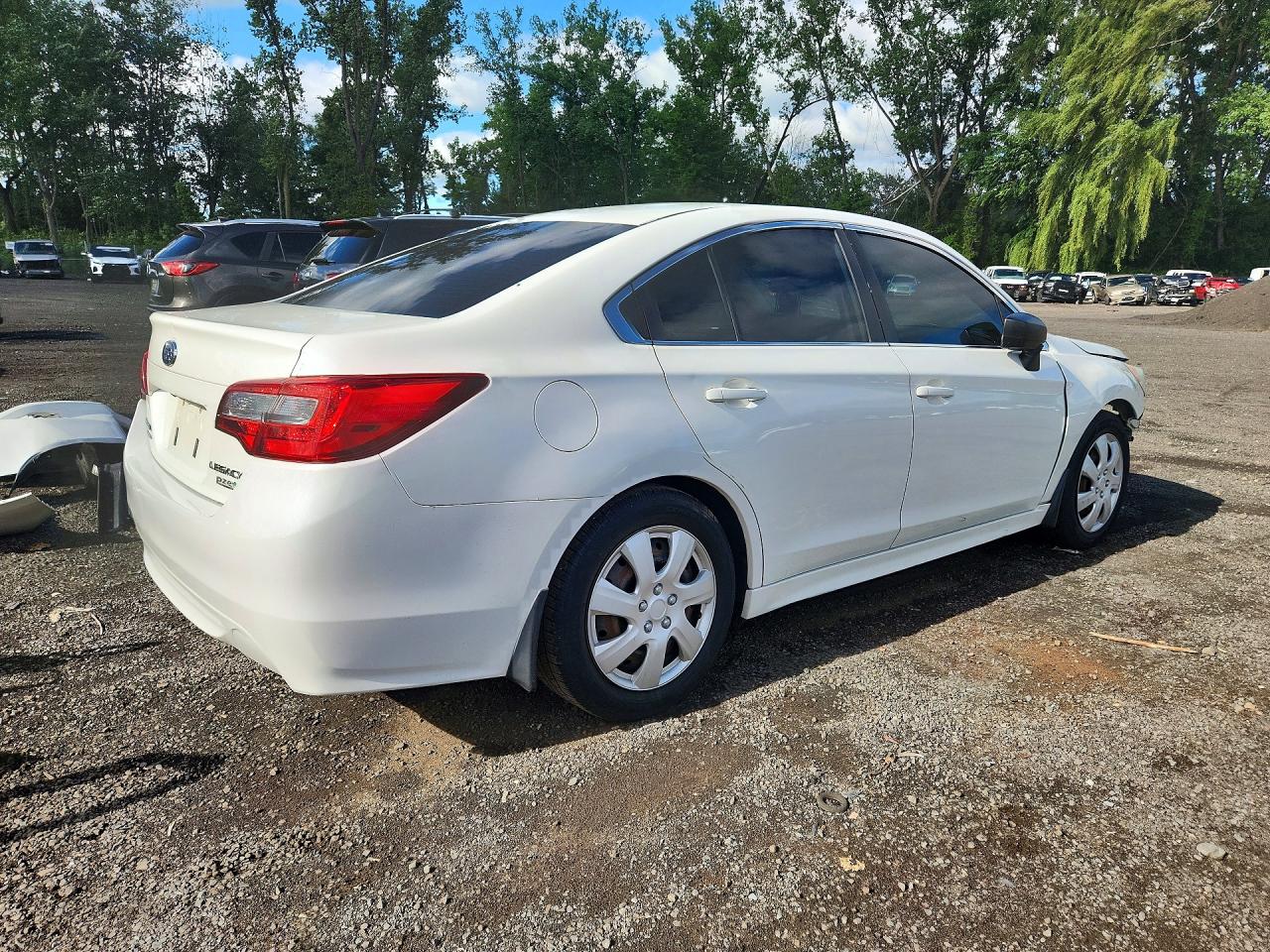 2015 Subaru Legacy 2.5i White vin: 4S3BNAA64F3050880
