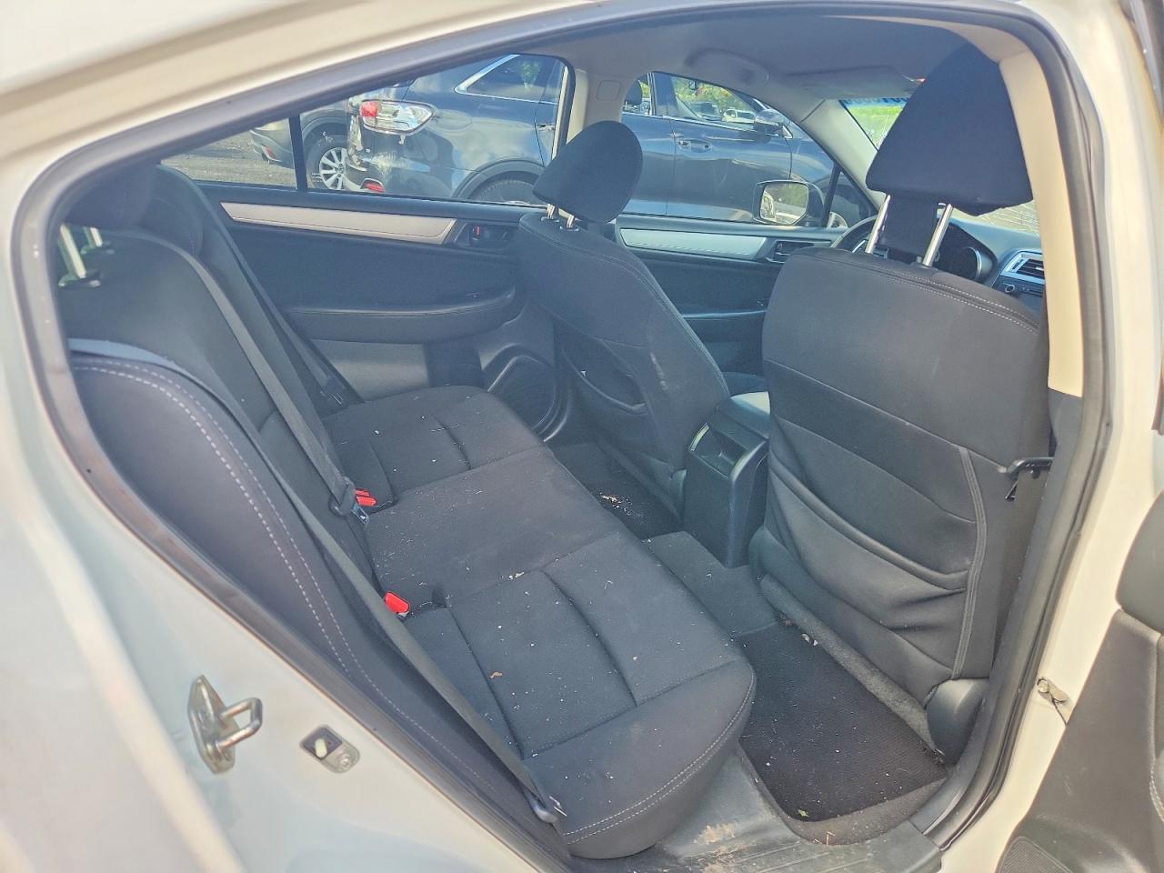 2015 Subaru Legacy 2.5i White vin: 4S3BNAA64F3050880