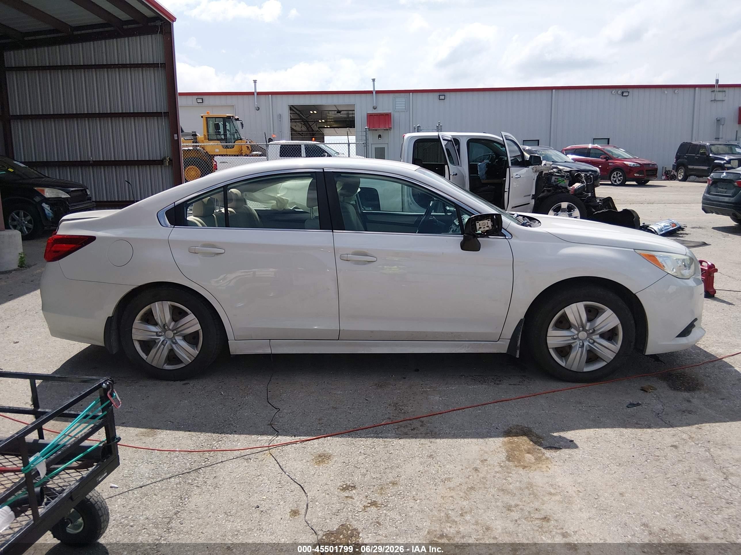 2015 Subaru Legacy 2.5i White vin: 4S3BNAA66F3070807