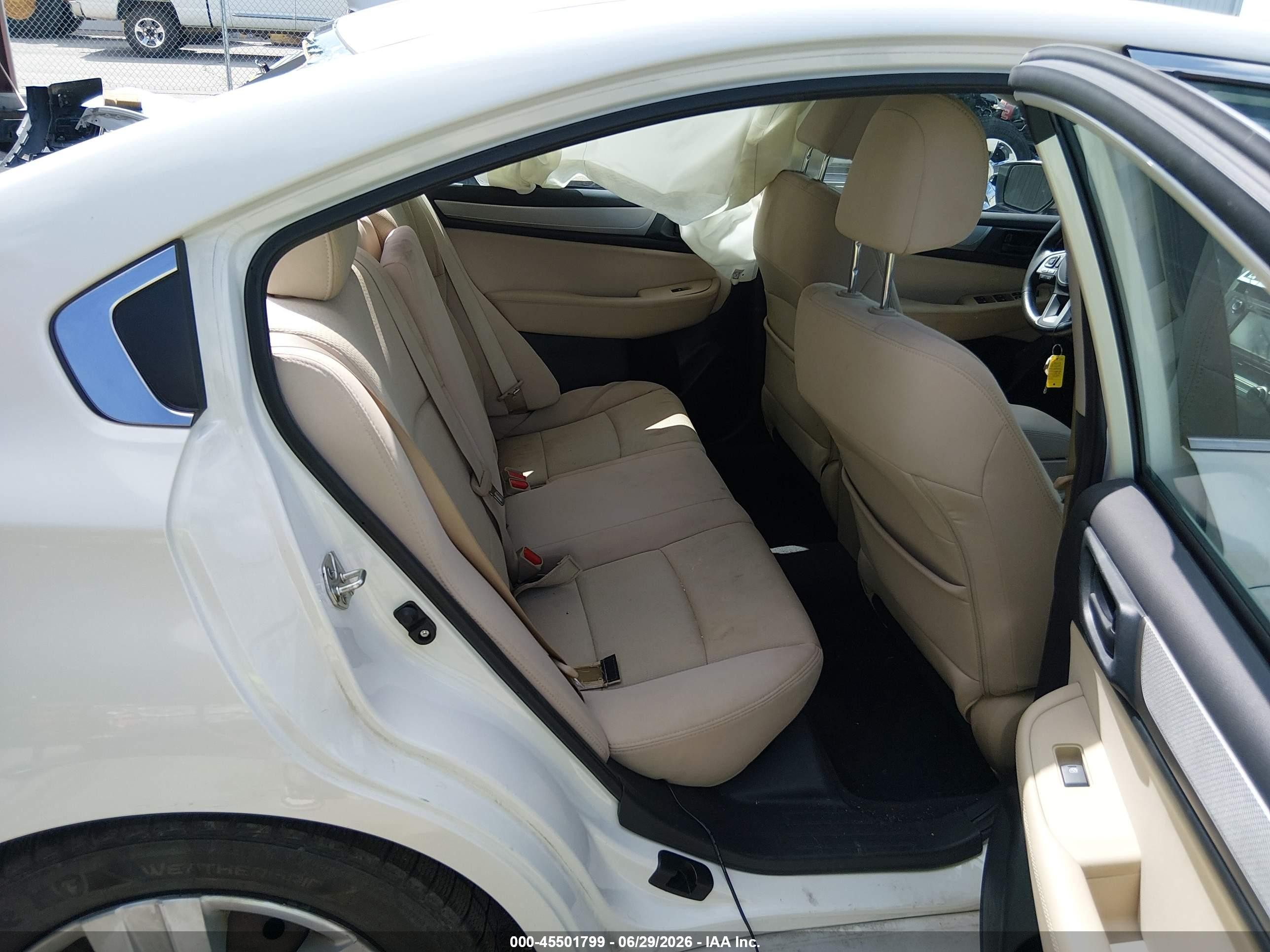 2015 Subaru Legacy 2.5i White vin: 4S3BNAA66F3070807