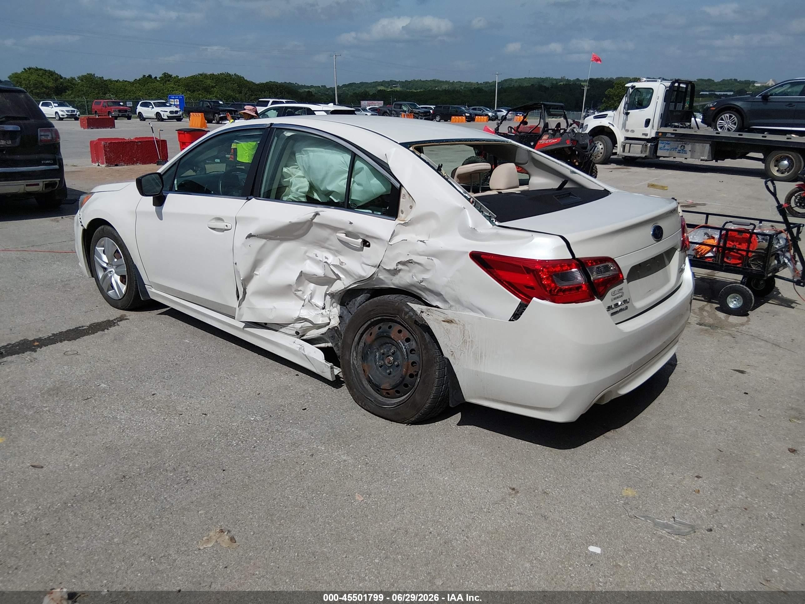 2015 Subaru Legacy 2.5i White vin: 4S3BNAA66F3070807